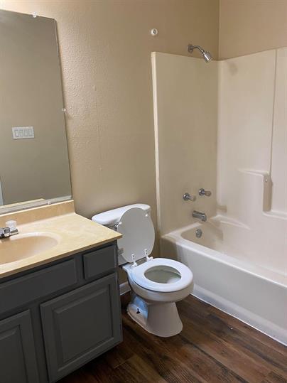 139 Elm Dr #208 Property Photo 4