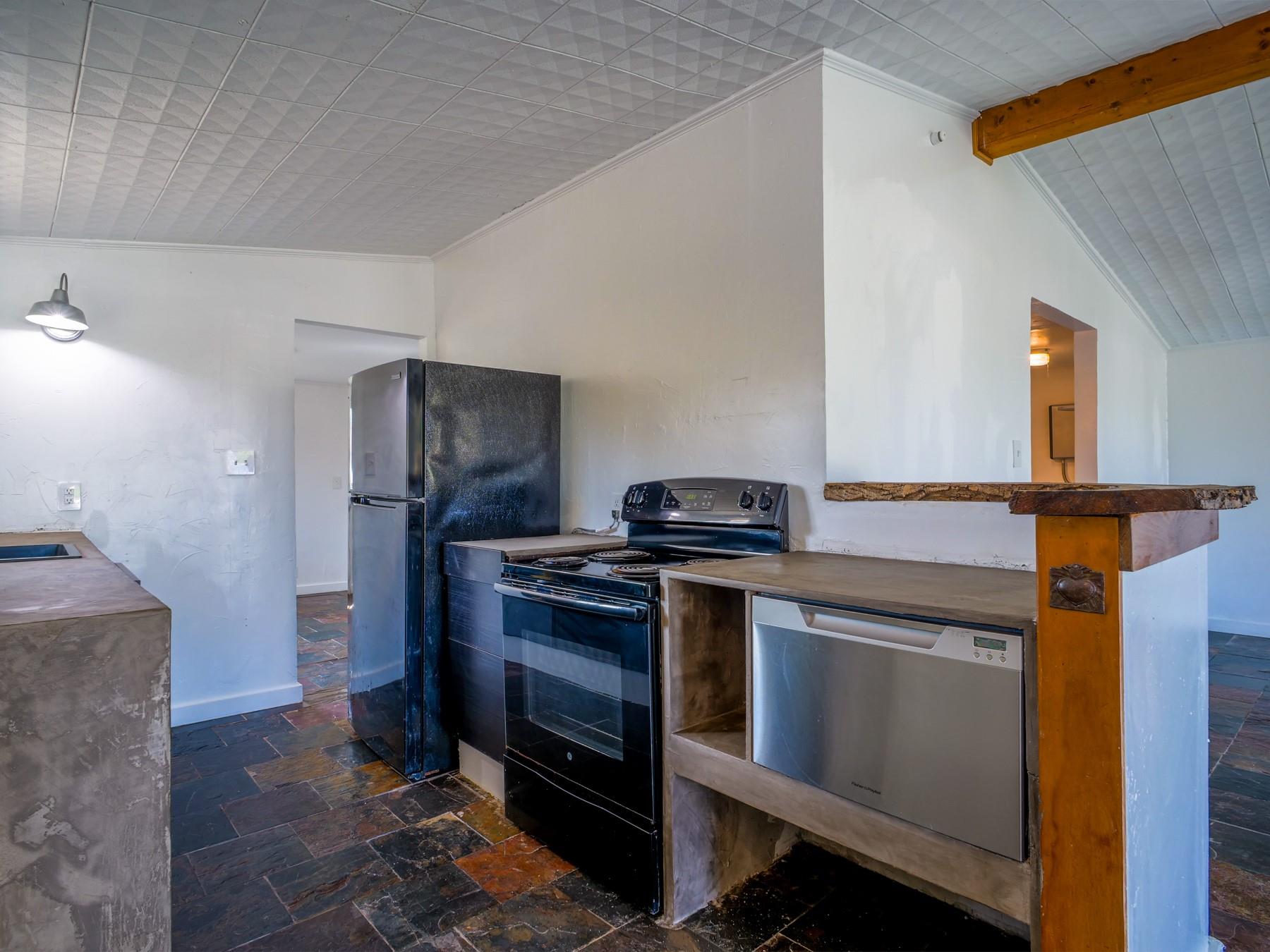 103 Chisum St Property Photo 6