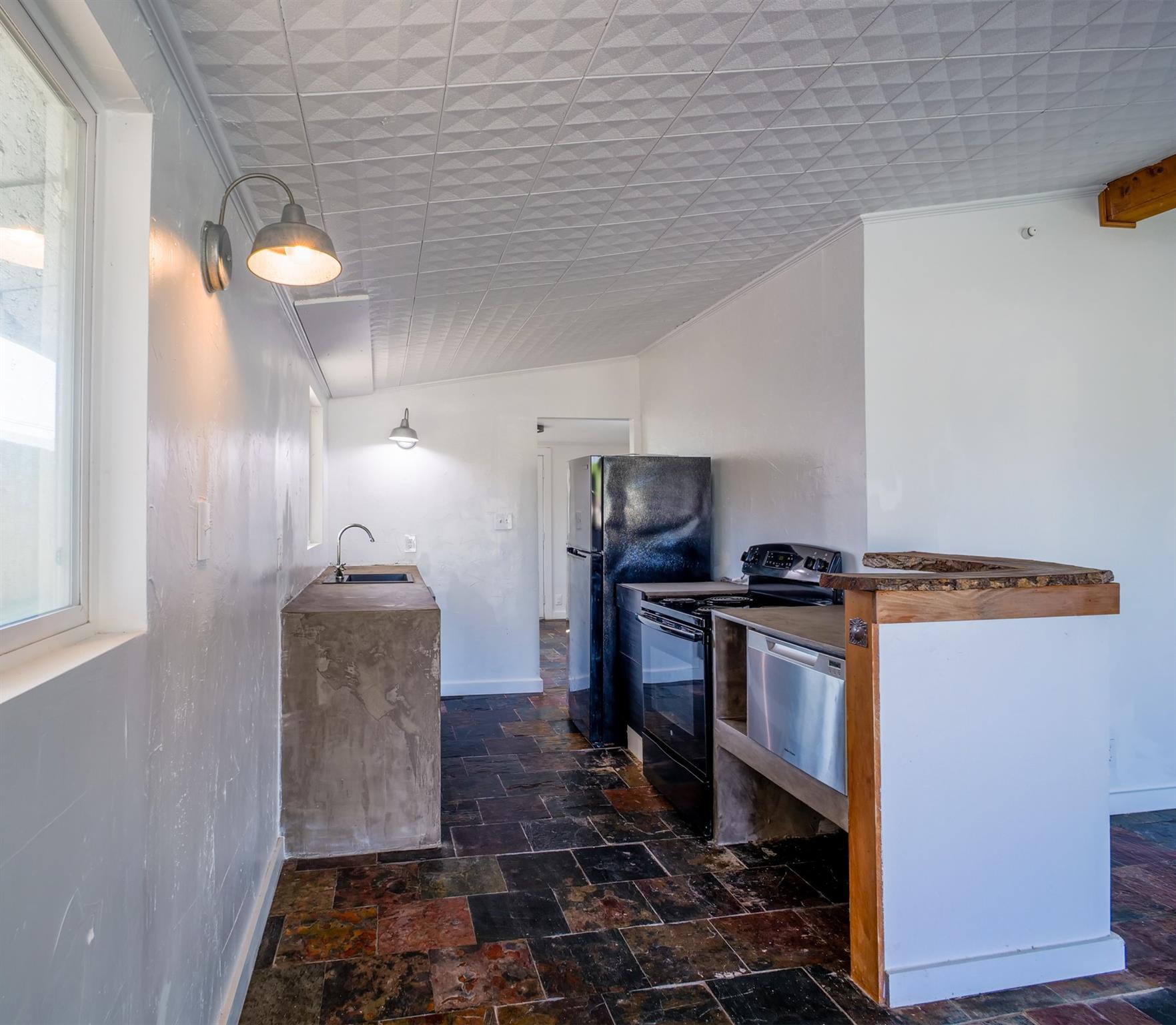 103 Chisum St Property Photo 8