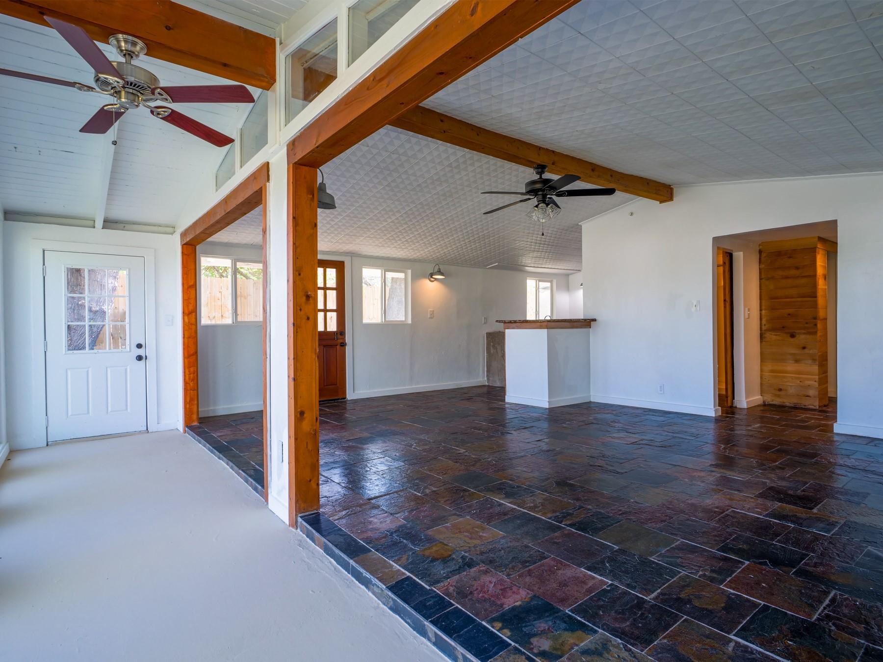 103 Chisum St Property Photo 9