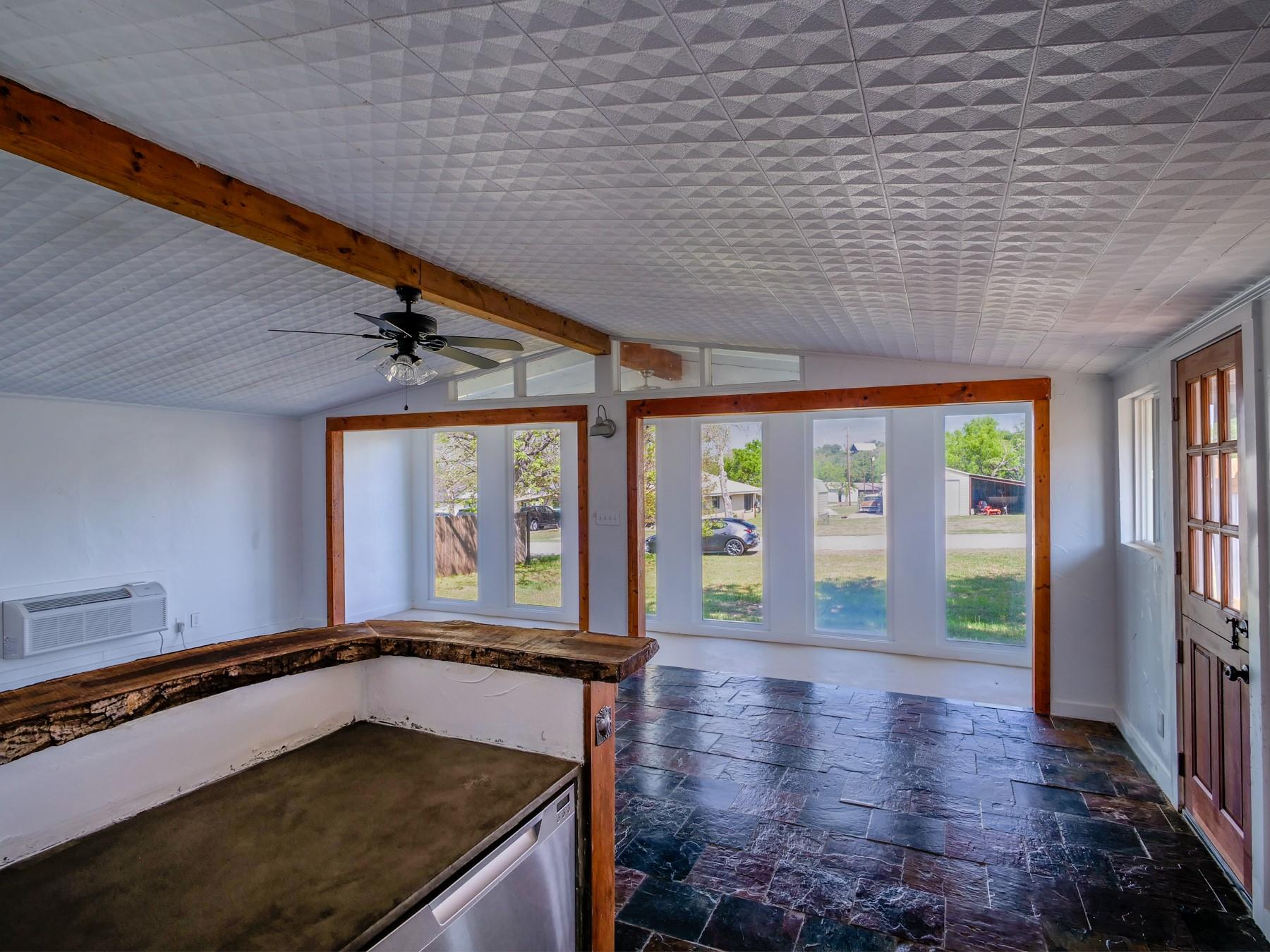 103 Chisum St Property Photo 10