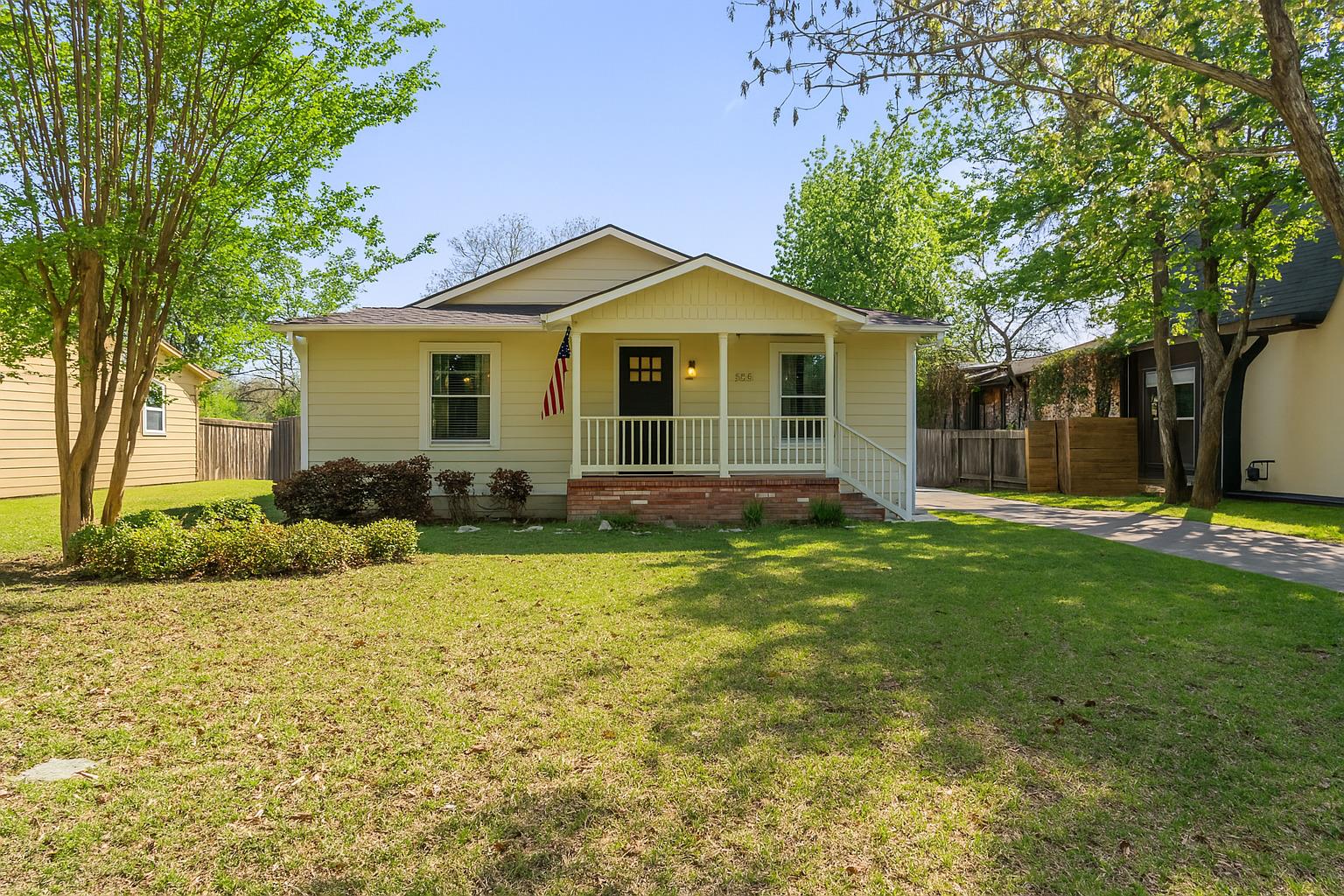 1915 Pasadena Dr Property Photo 1
