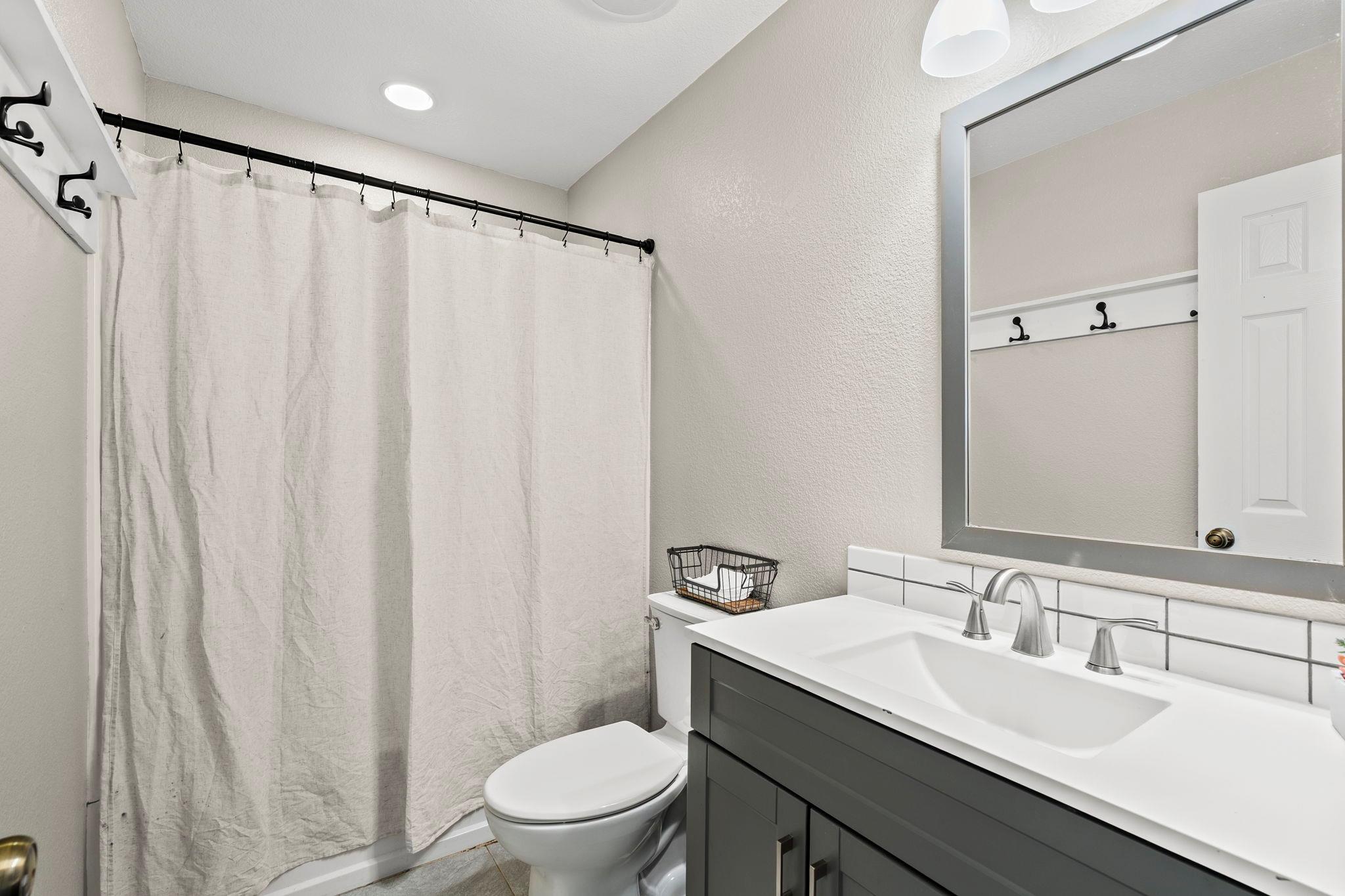 4504 Woodstock Dr Property Photo 23