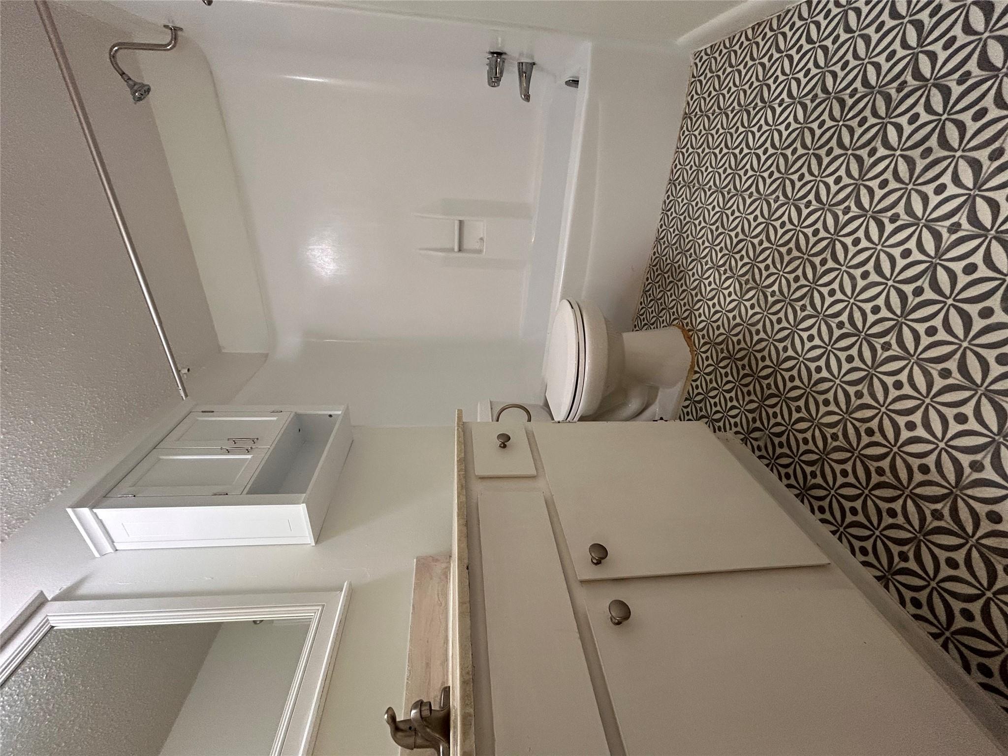 808 Winflo Dr #210 Property Photo 5