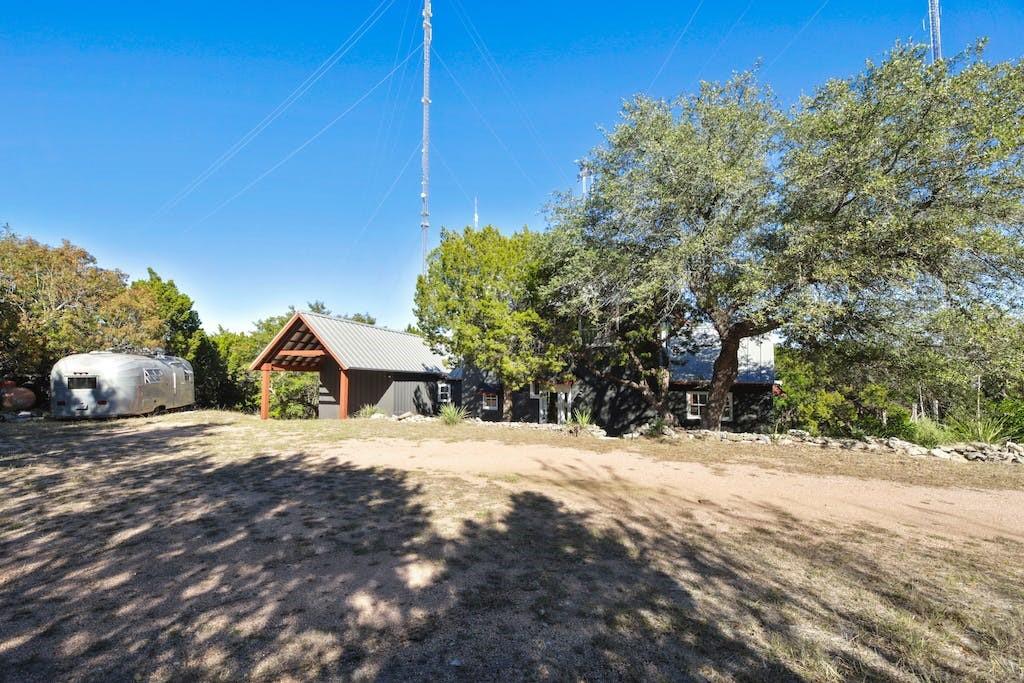 1612 The High Rd Property Photo 3