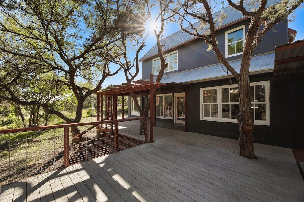 1612 The High Rd Property Photo 4