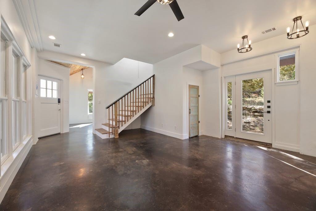 1612 The High Rd Property Photo 8