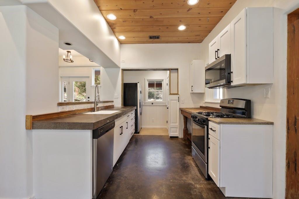 1612 The High Rd Property Photo 11