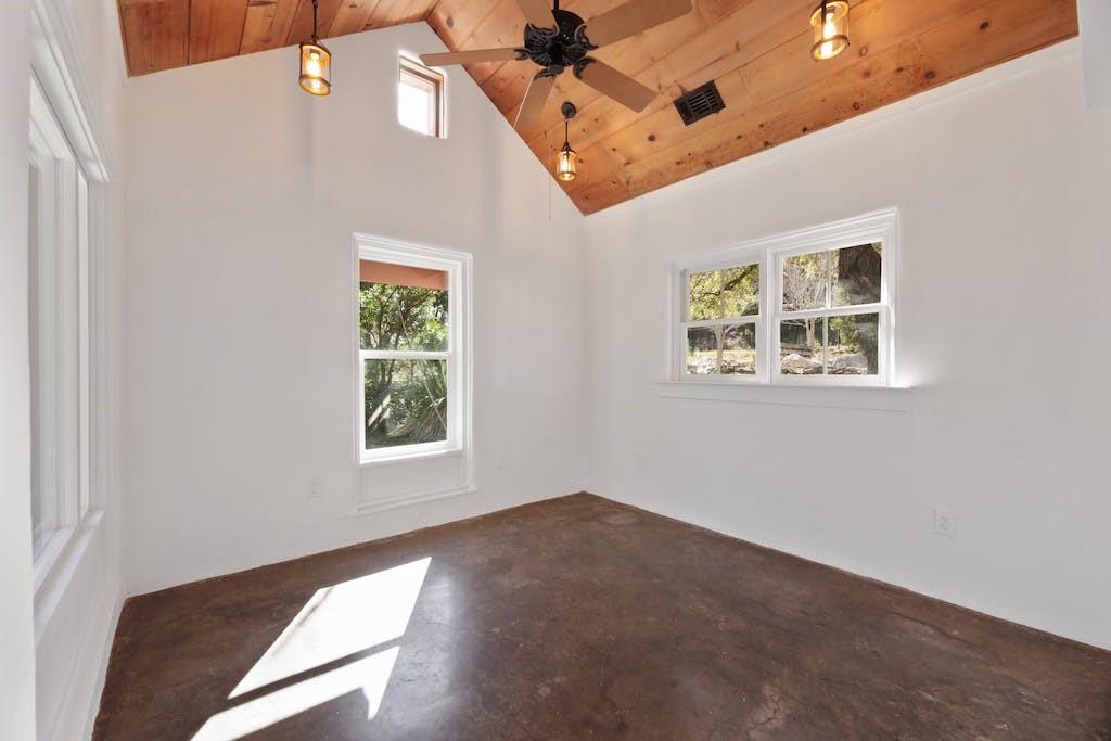 1612 The High Rd Property Photo 14