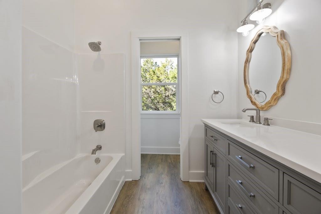 1612 The High Rd Property Photo 24