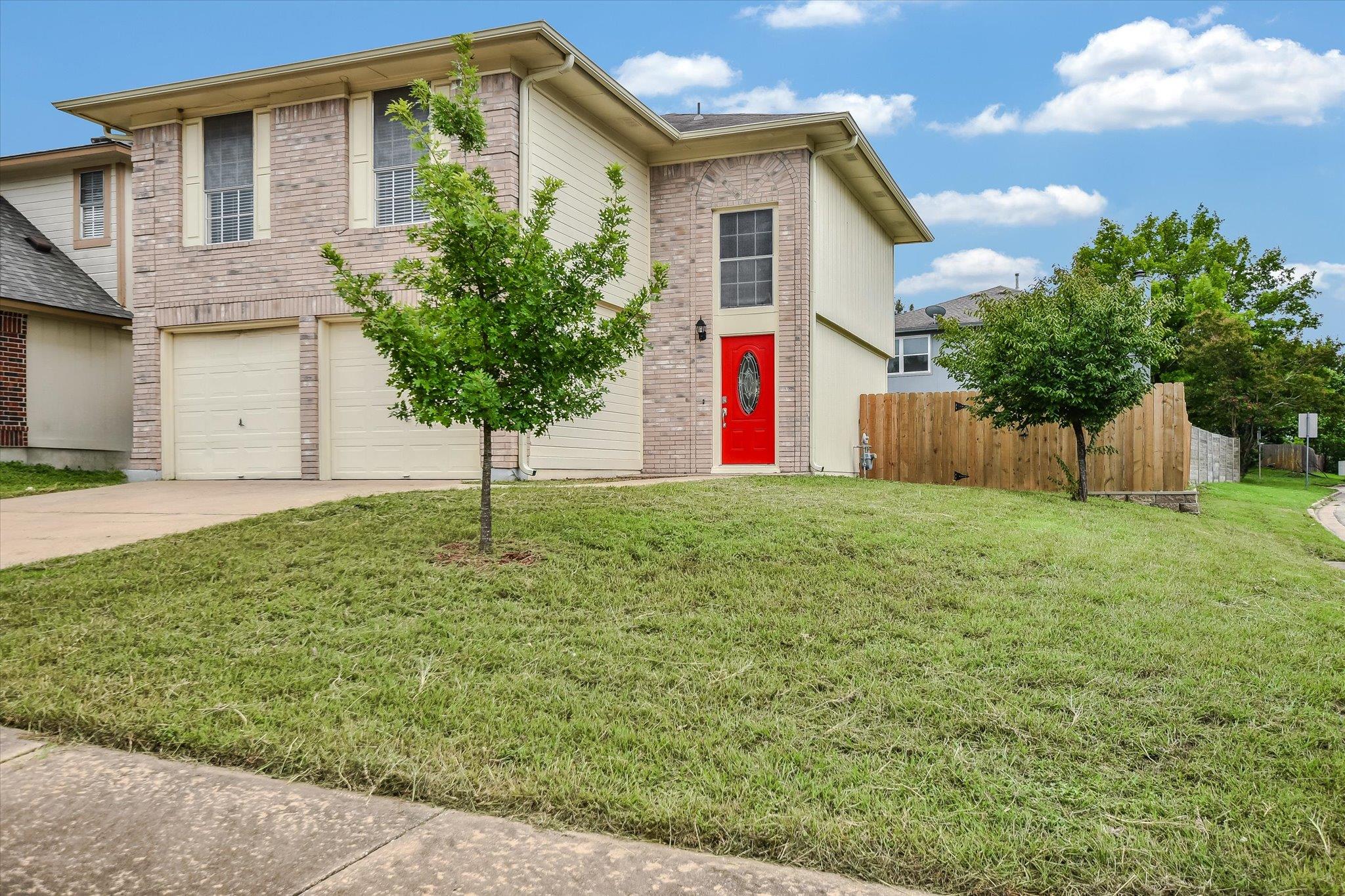 13819 Lothian Dr Property Photo 1