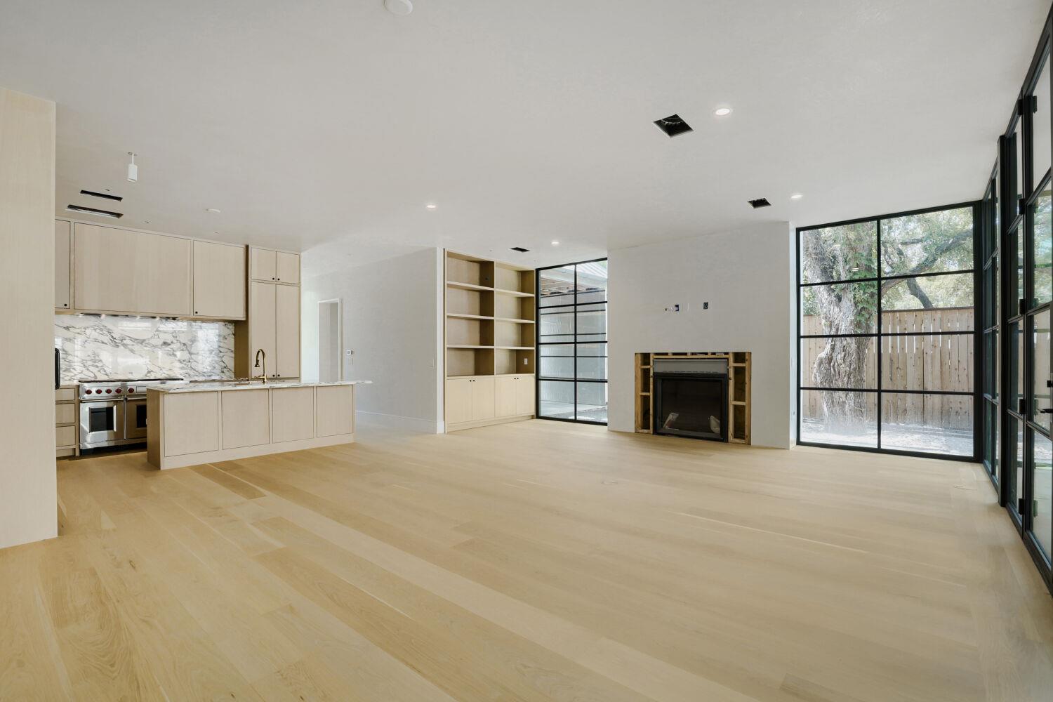 1104 Maufrais St Property Photo 14