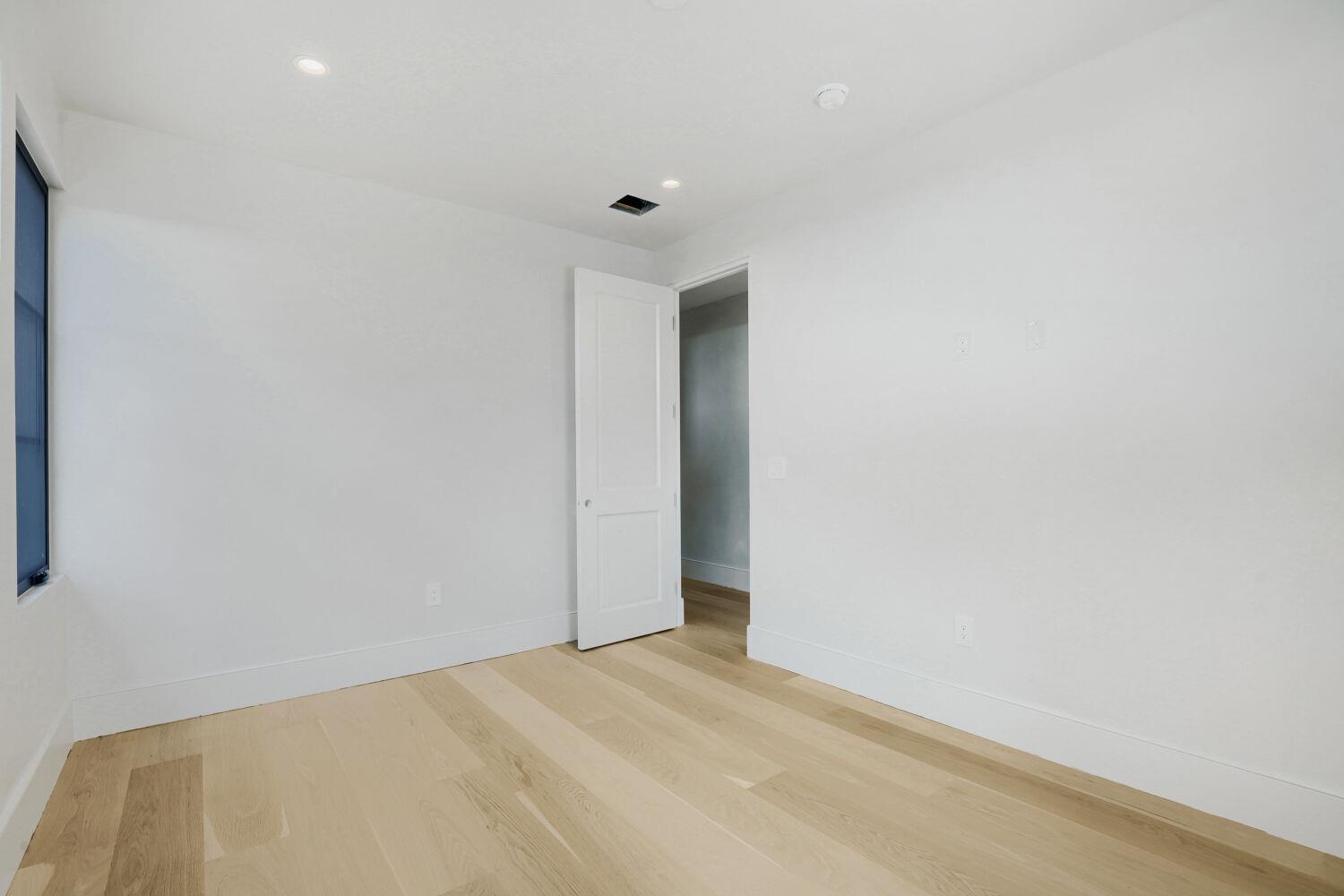 1104 Maufrais St Property Photo 29