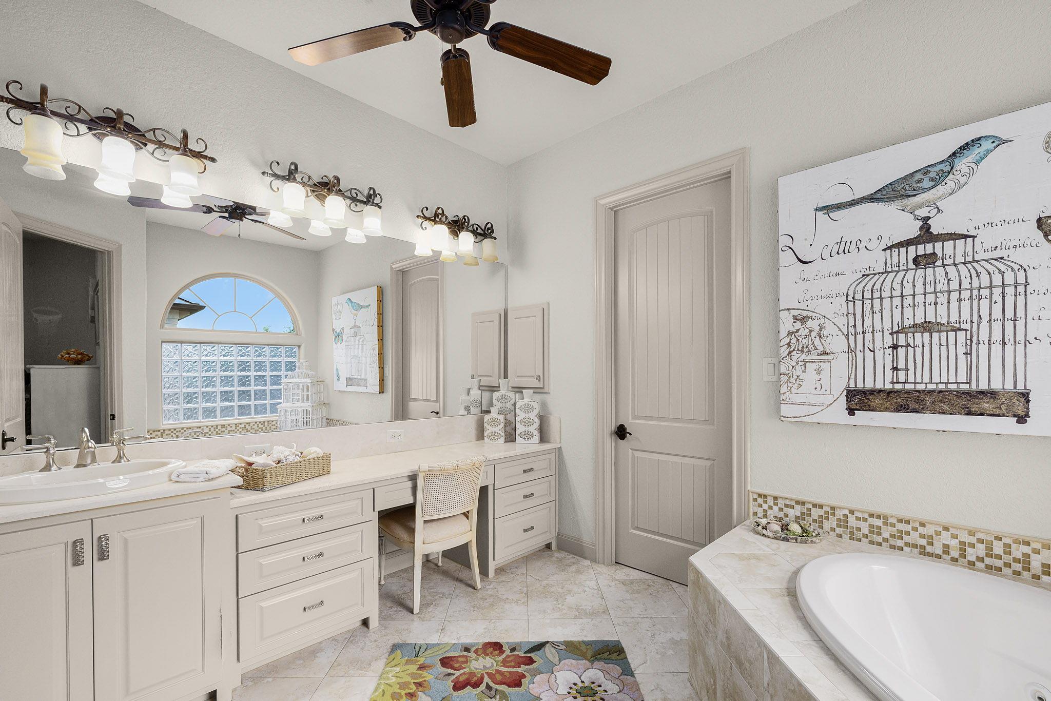 1207 Porto Pt Property Photo 22