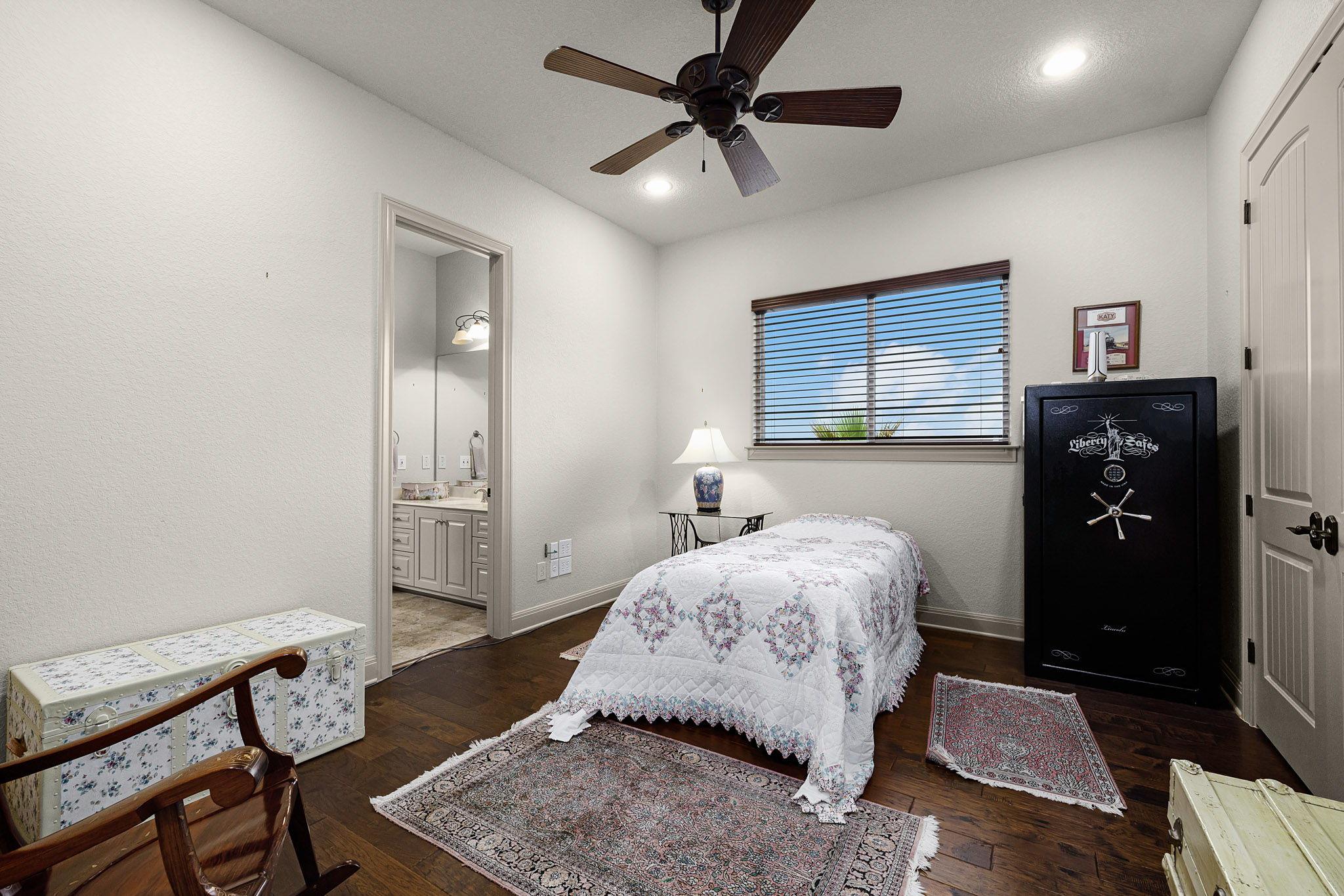 1207 Porto Pt Property Photo 24