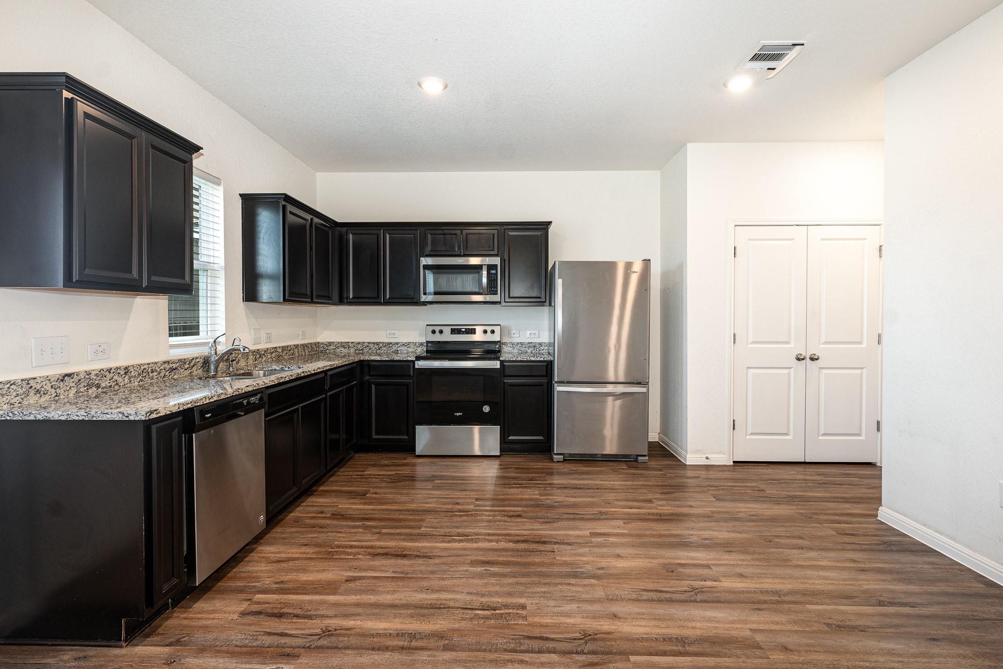 336 Wonderful Life Way Property Photo 2