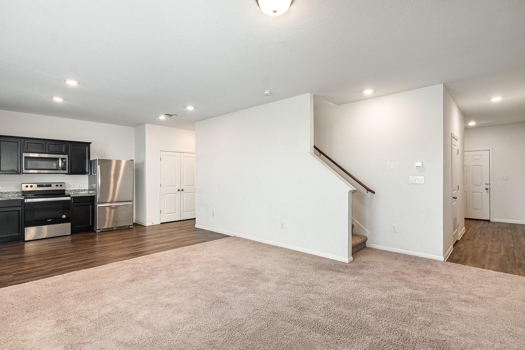336 Wonderful Life Way Property Photo 6