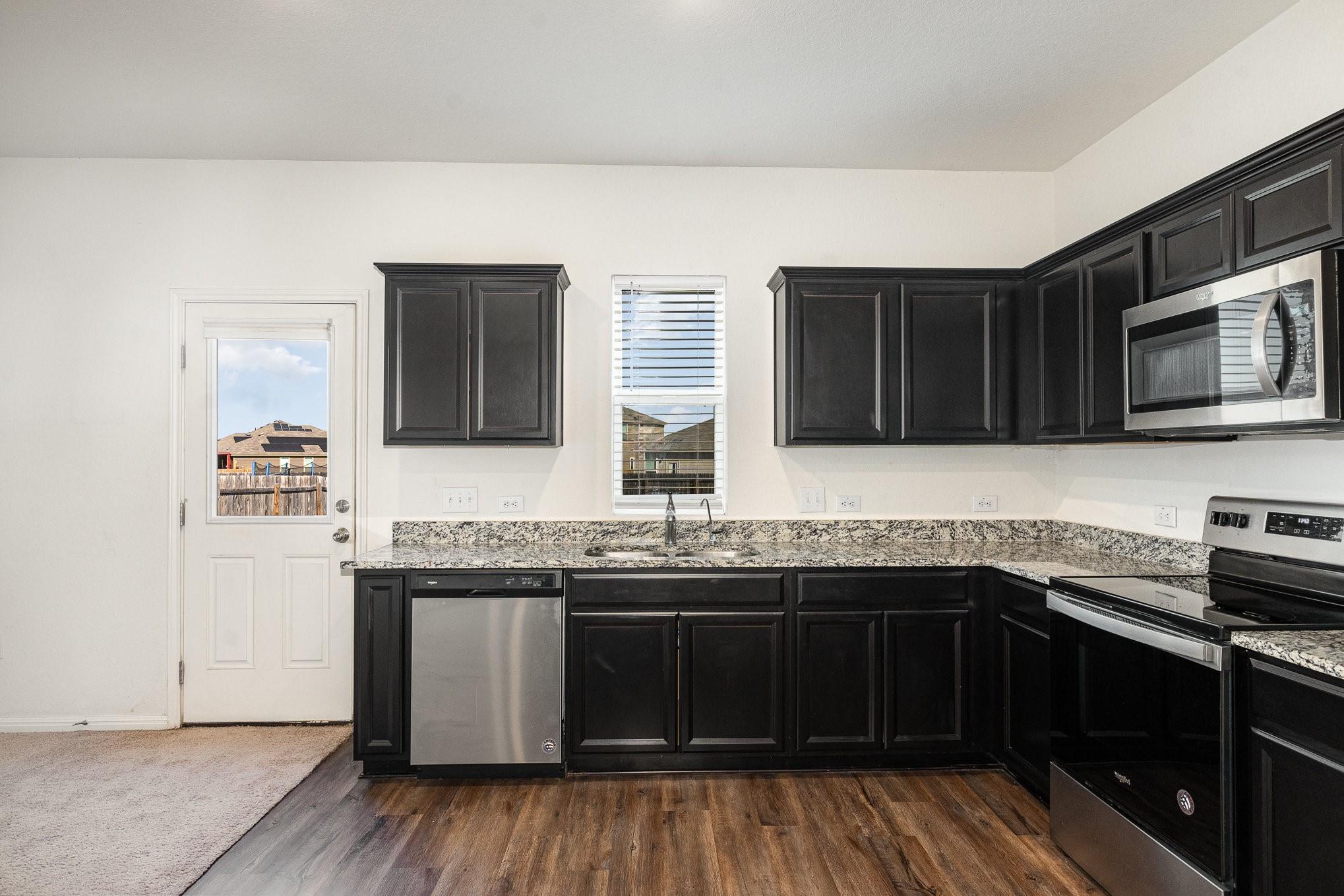 336 Wonderful Life Way Property Photo 7