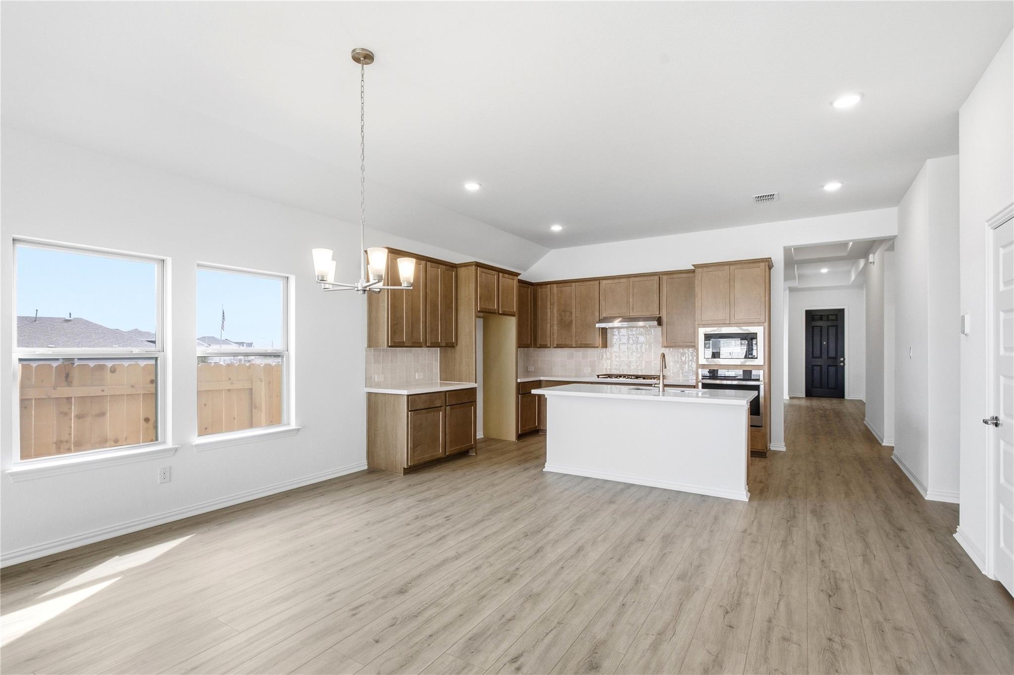 15121 Peach Rise Dr Property Photo 2