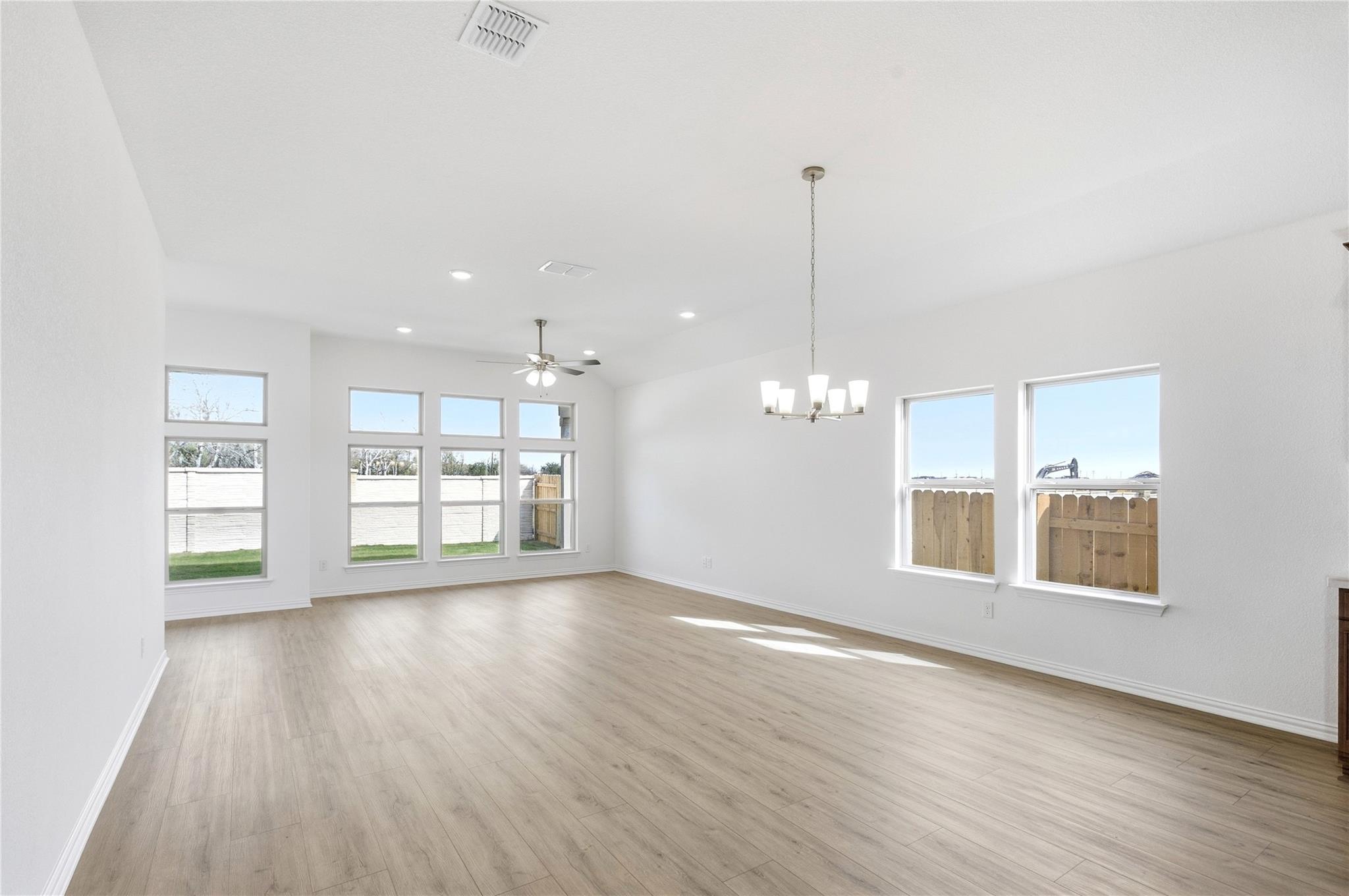 15121 Peach Rise Dr Property Photo 8