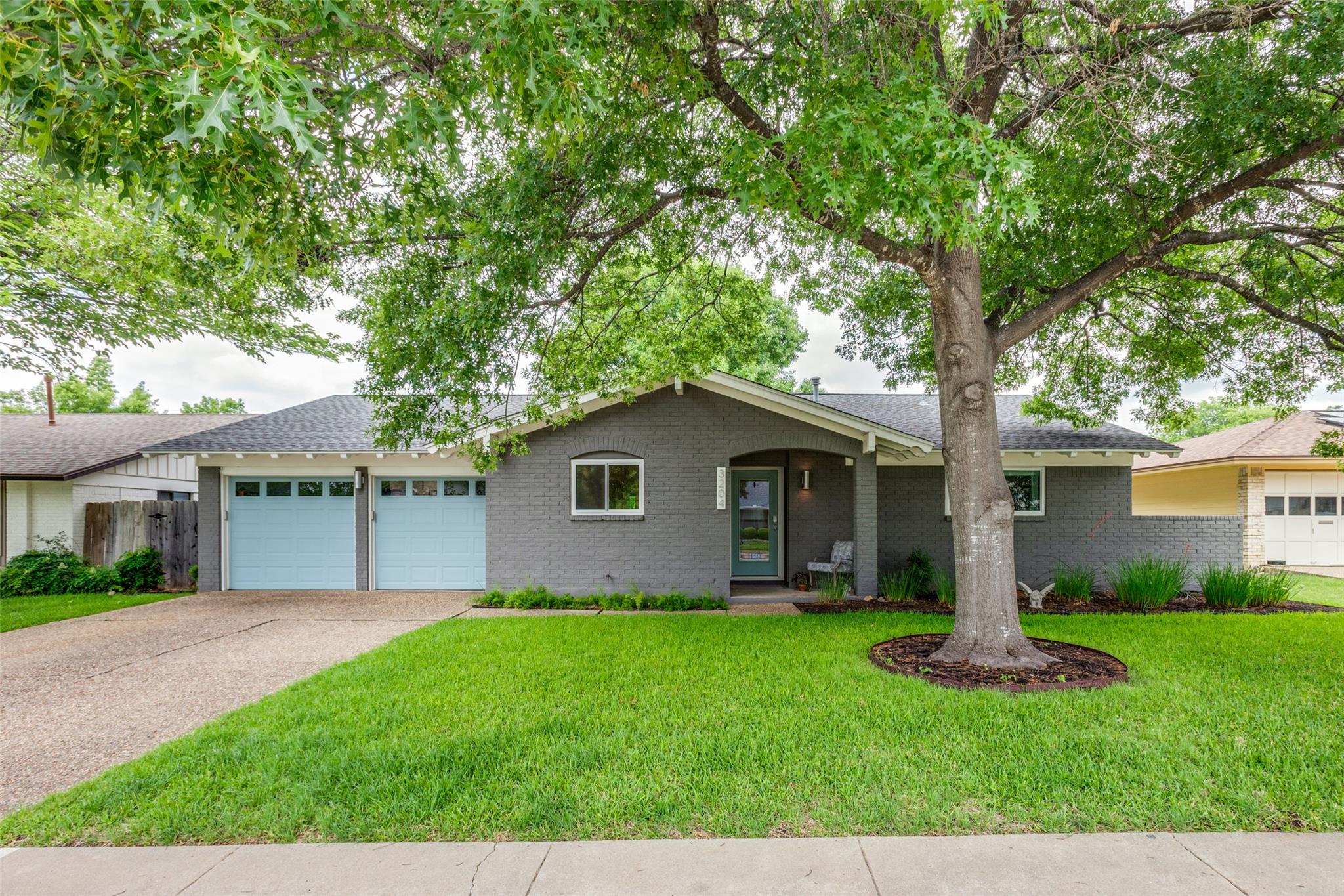 3204 Benbrook Dr Property Photo 1