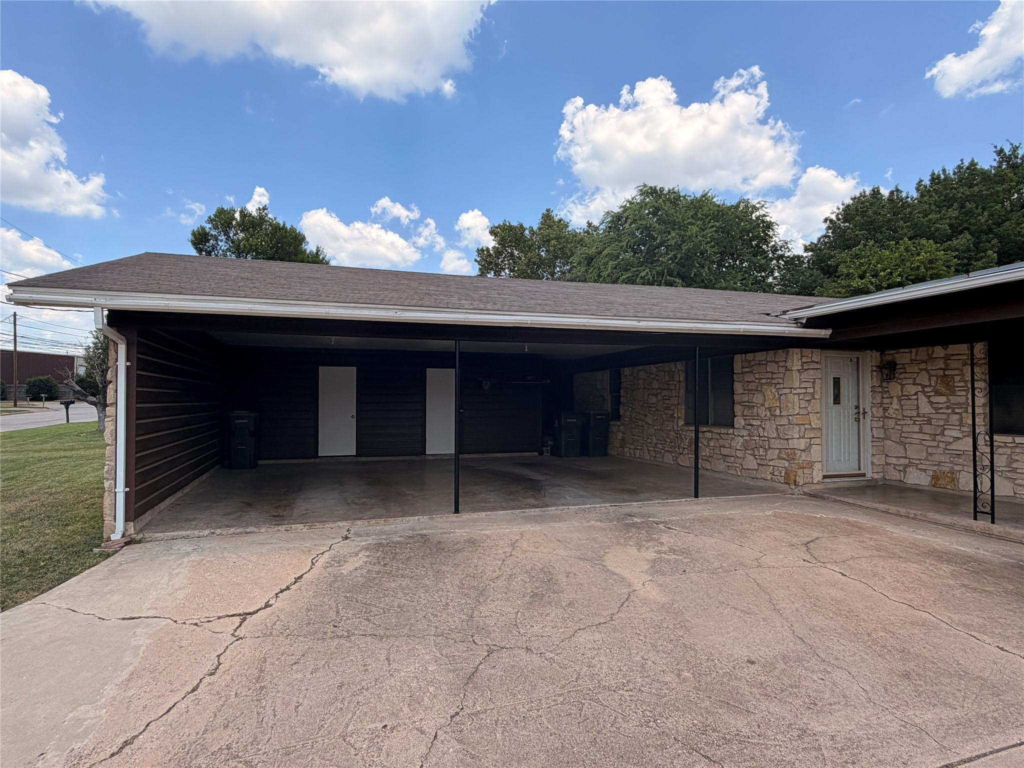 7406 Southgate Ln #a Property Photo 2