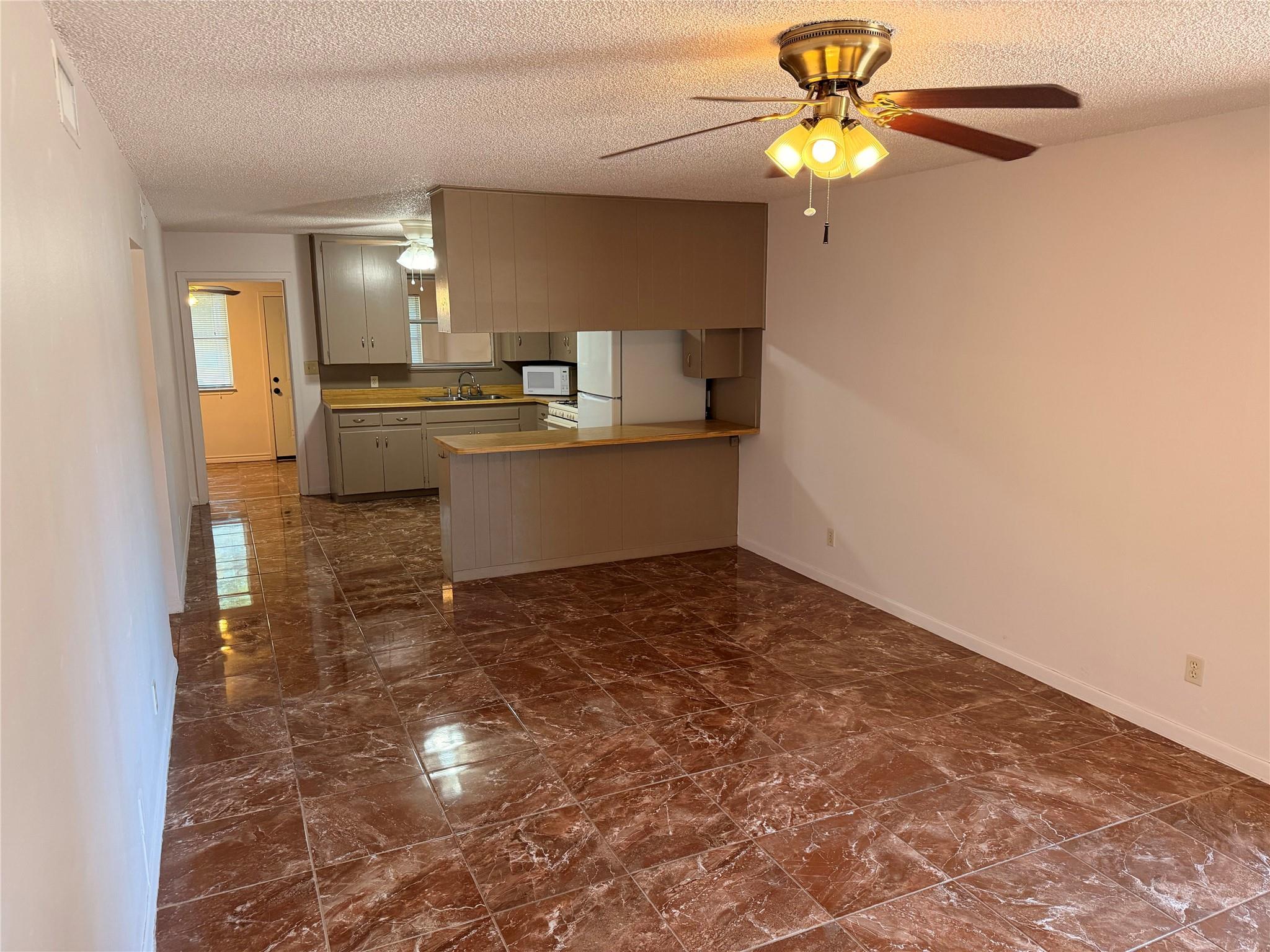 7406 Southgate Ln #a Property Photo 4