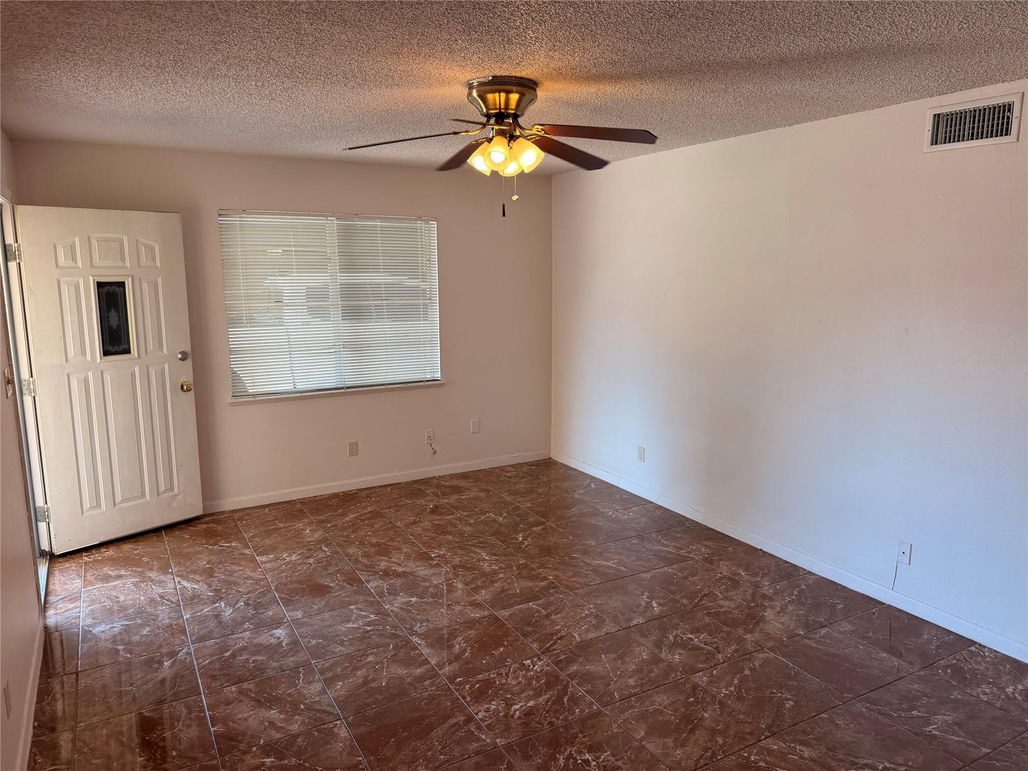 7406 Southgate Ln #a Property Photo 6