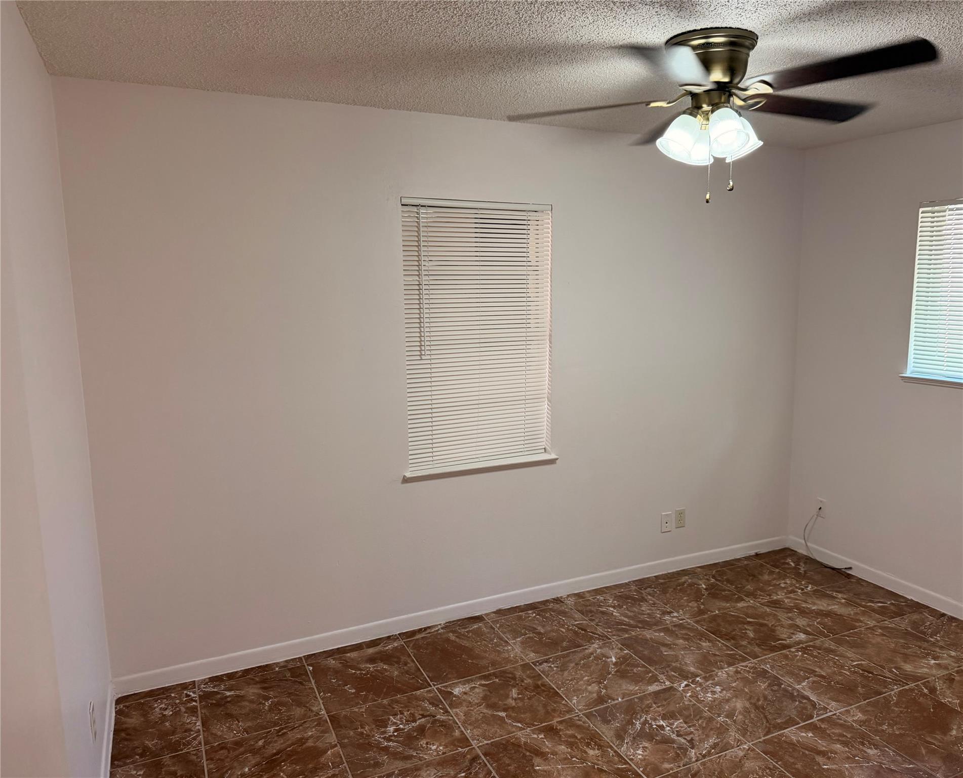 7406 Southgate Ln #a Property Photo 7