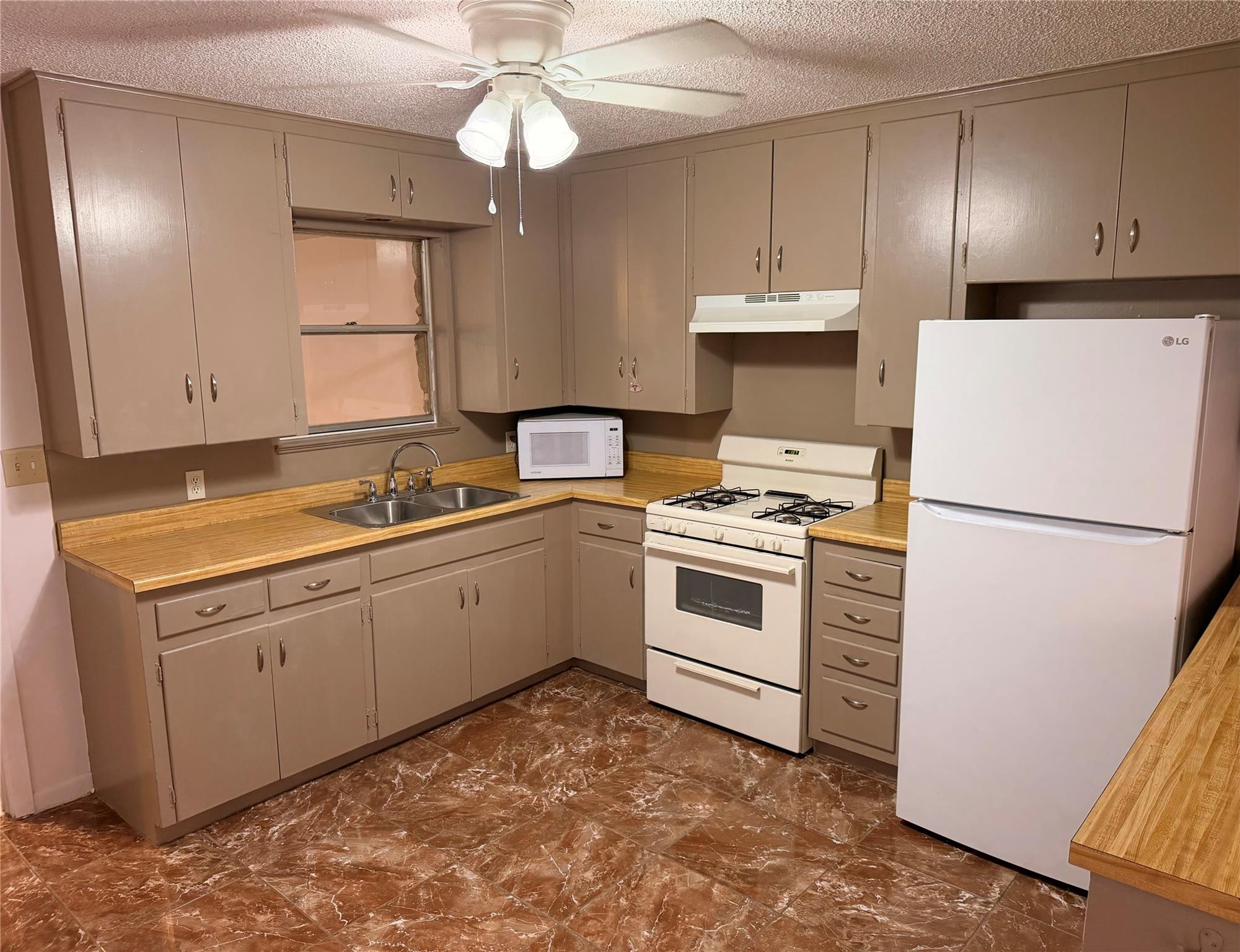 7406 Southgate Ln #a Property Photo 17