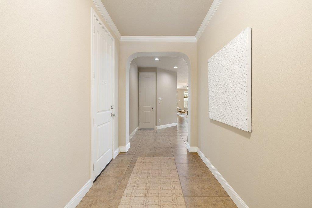 2420 Amur Dr Property Photo 8