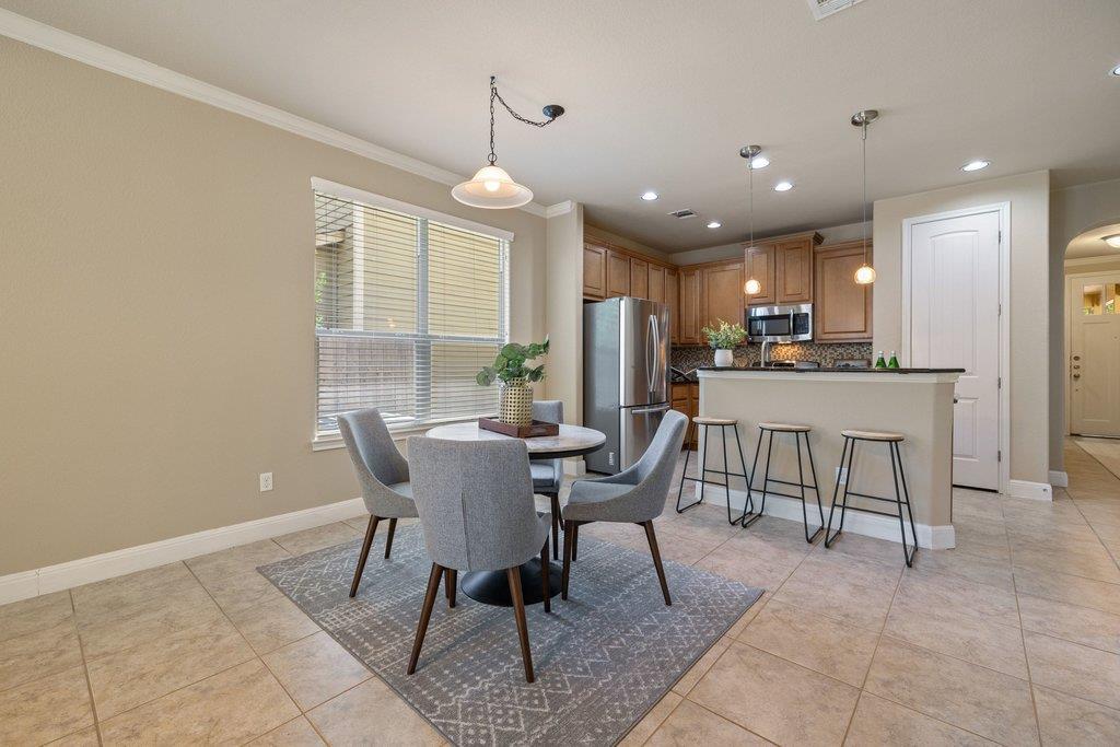 2420 Amur Dr Property Photo 20