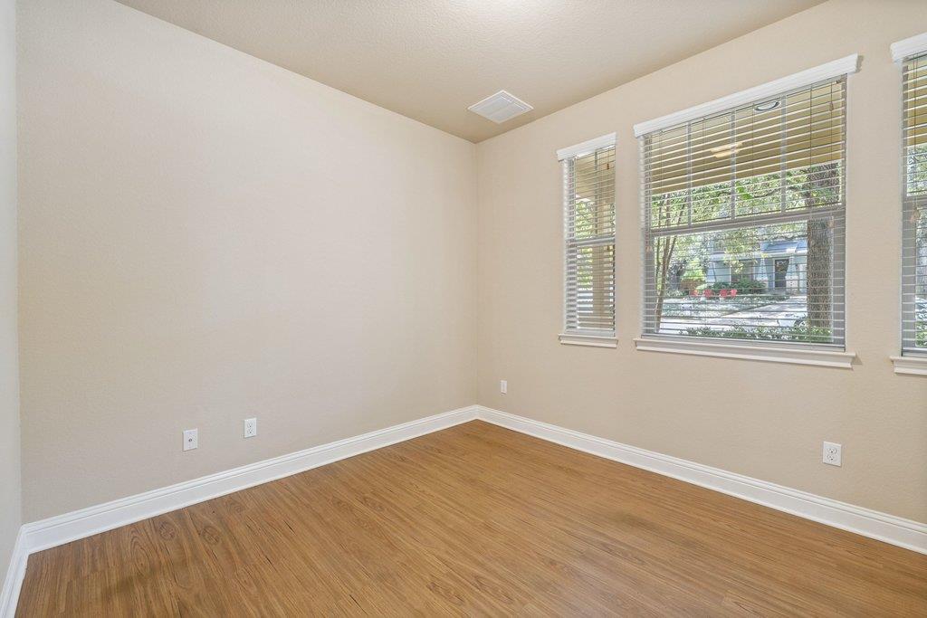 2420 Amur Dr Property Photo 31