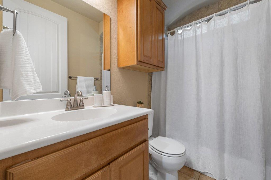 2420 Amur Dr Property Photo 32