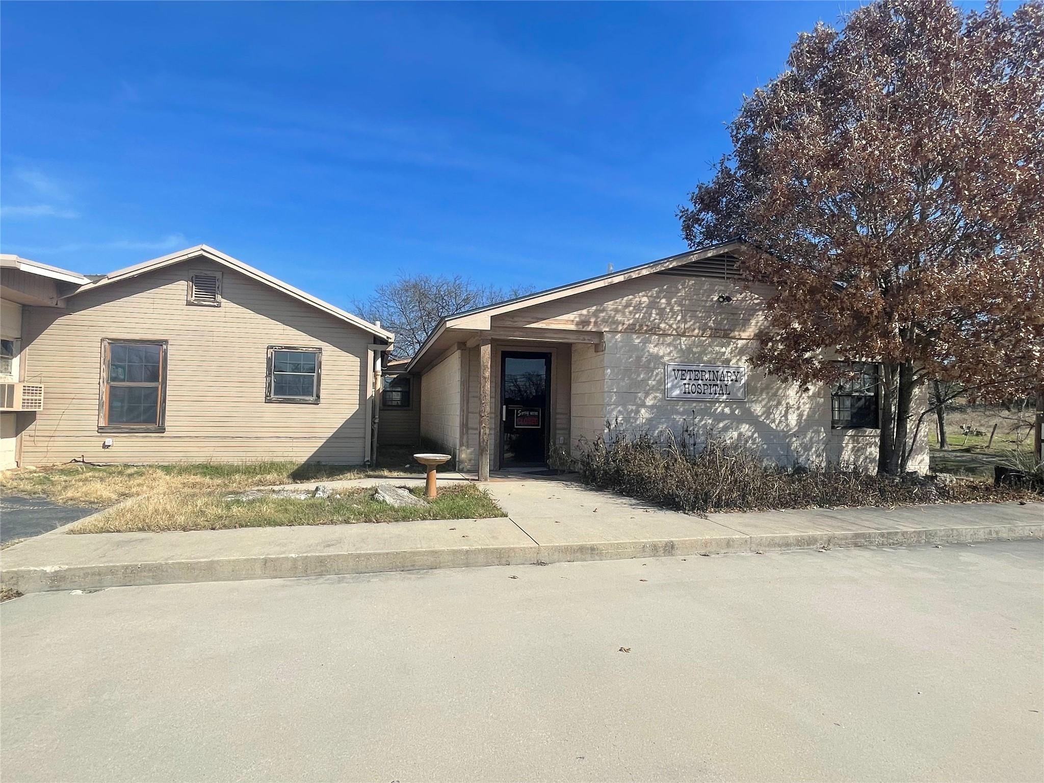 1312 N Us Highway 281 None Property Photo 2