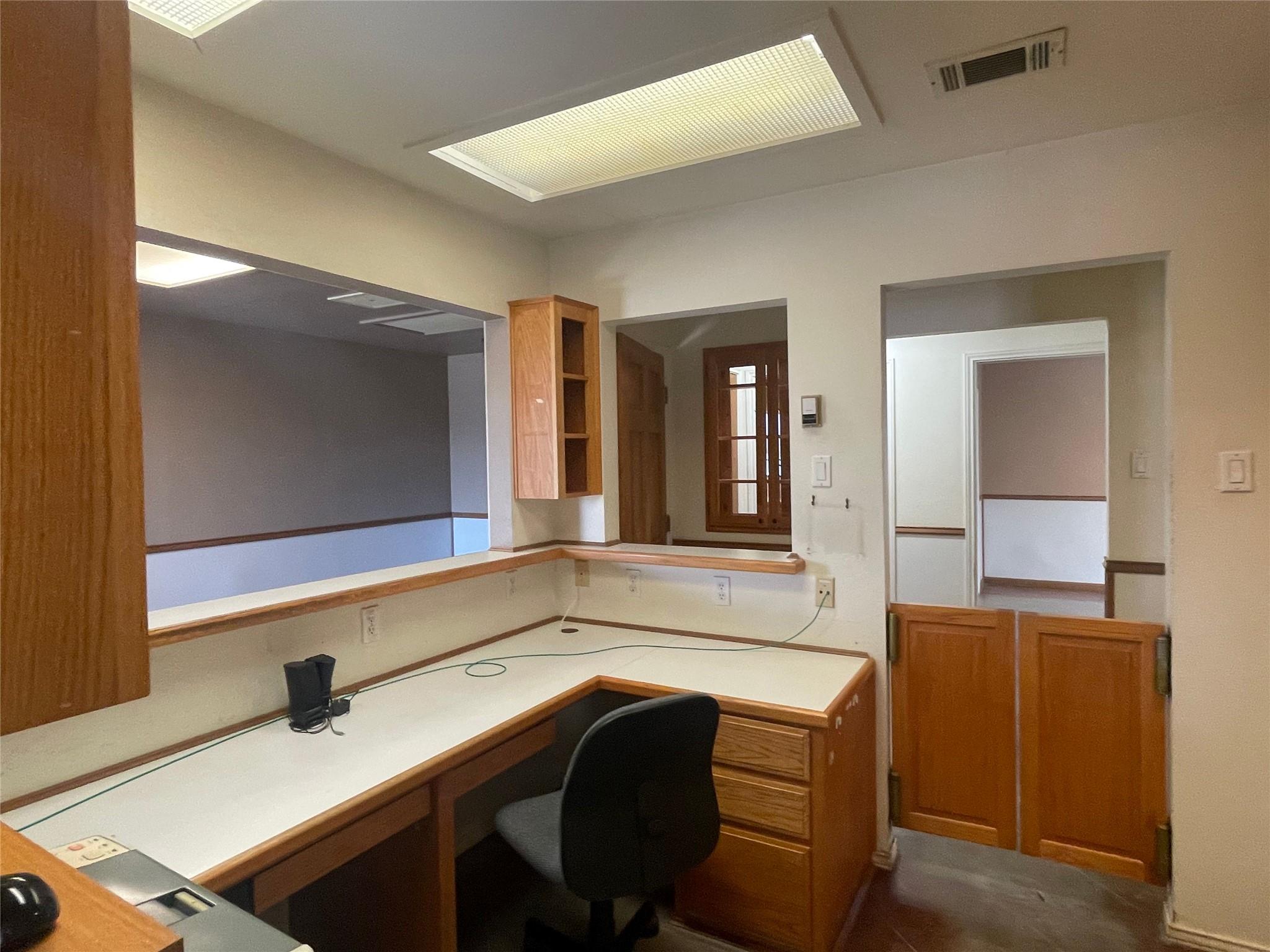 1312 N Us Highway 281 None Property Photo 6
