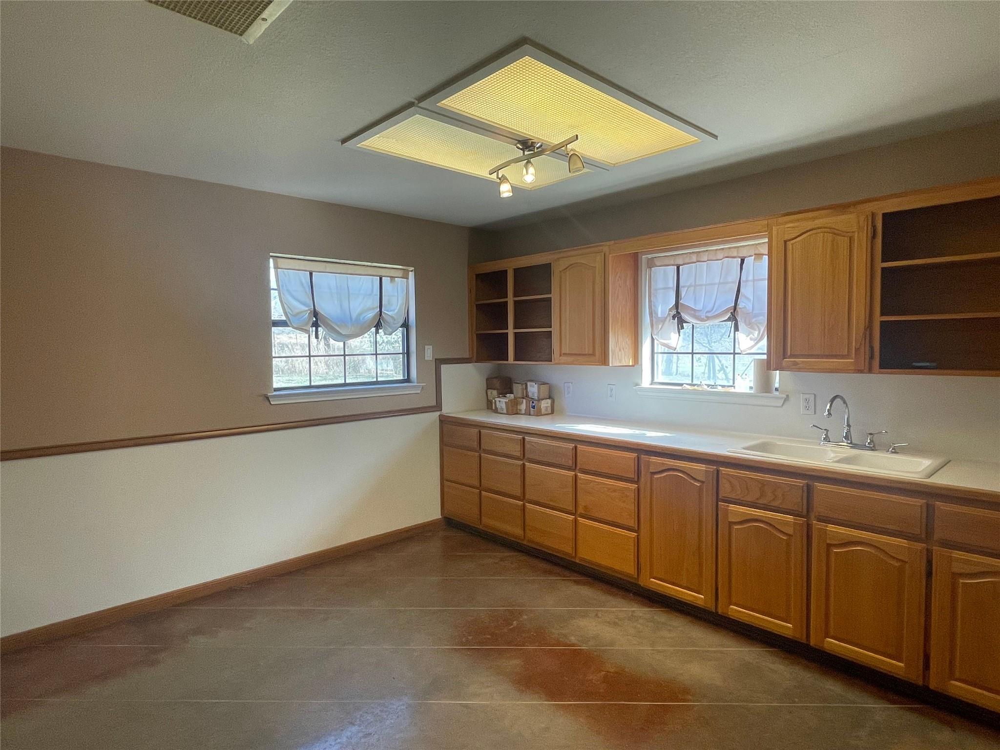 1312 N Us Highway 281 None Property Photo 11