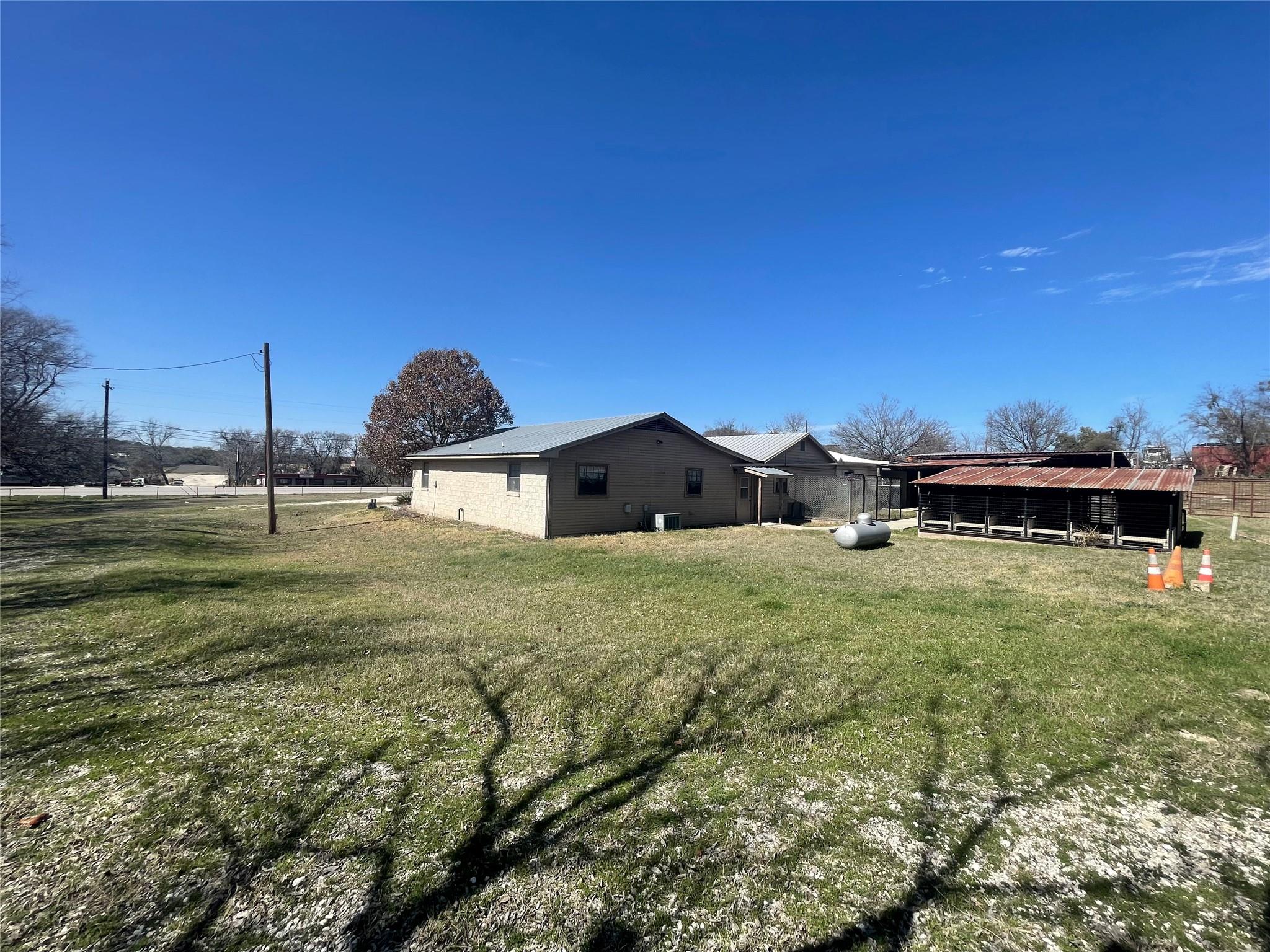 1312 N Us Highway 281 None Property Photo 14