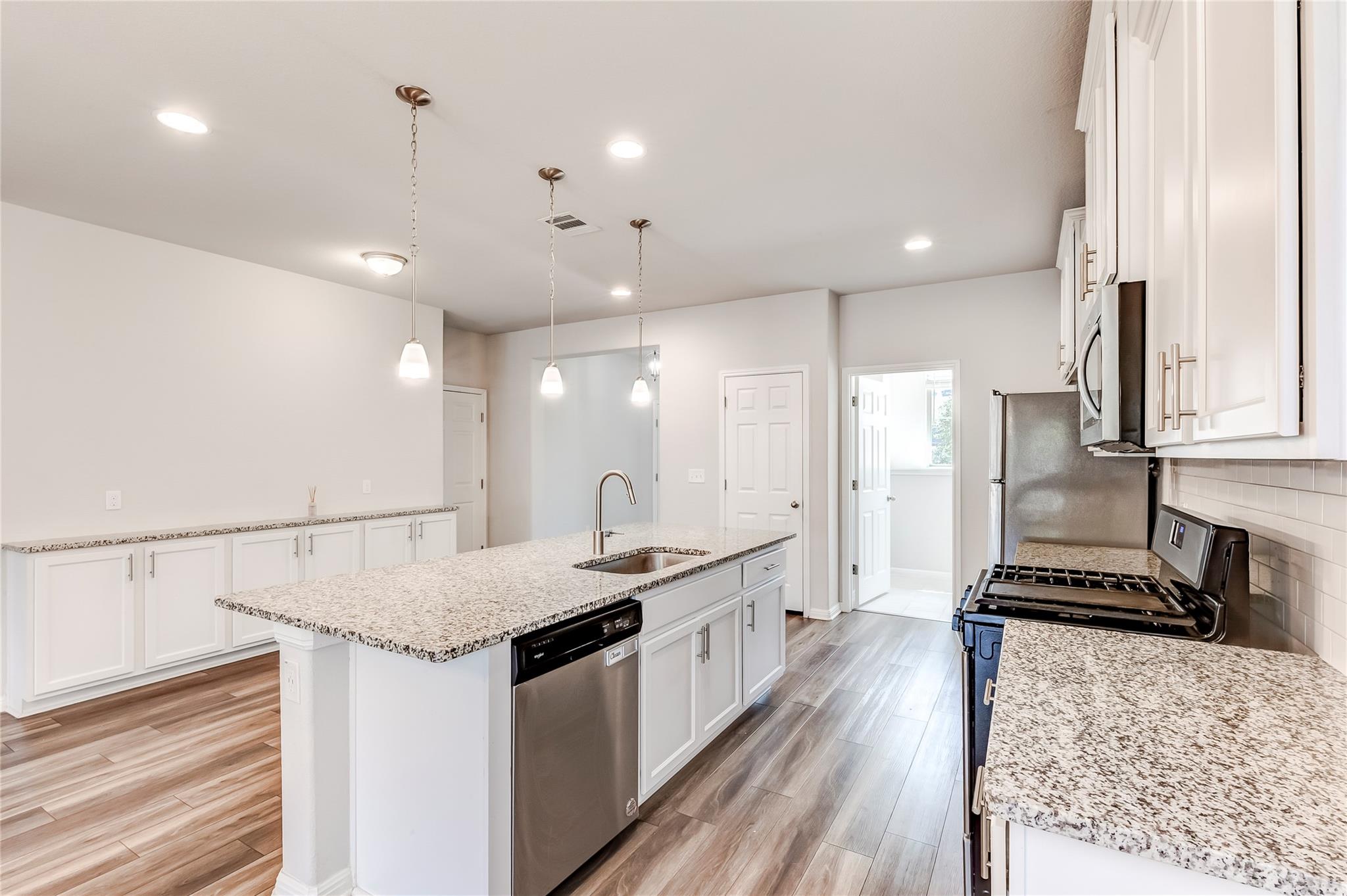 425 Arrowhead Vine St Property Photo 12