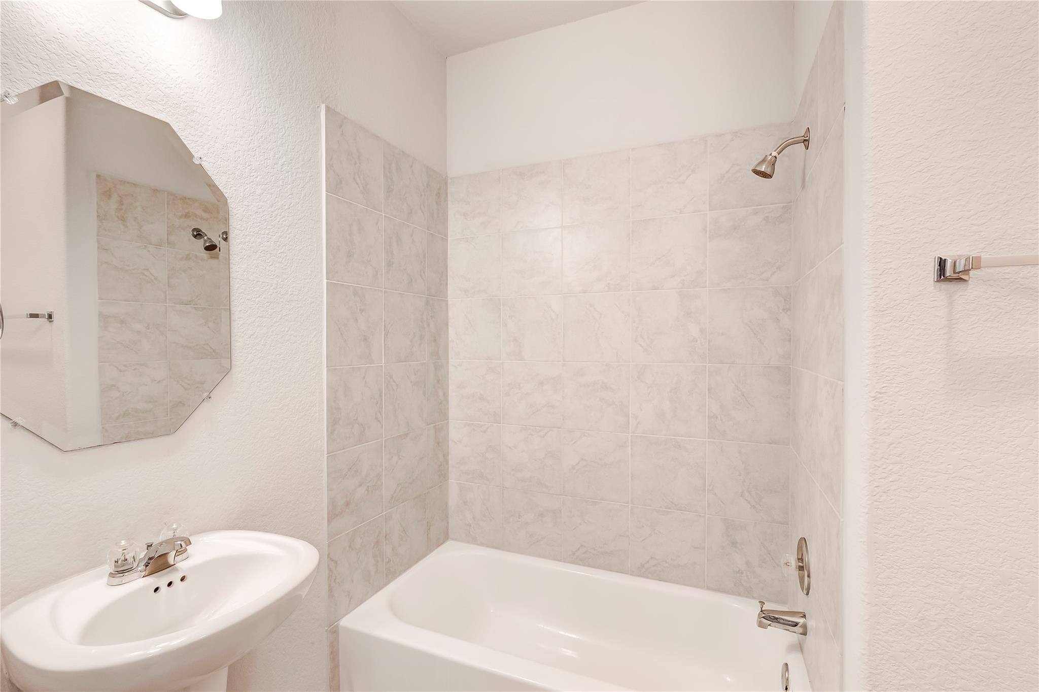425 Arrowhead Vine St Property Photo 21