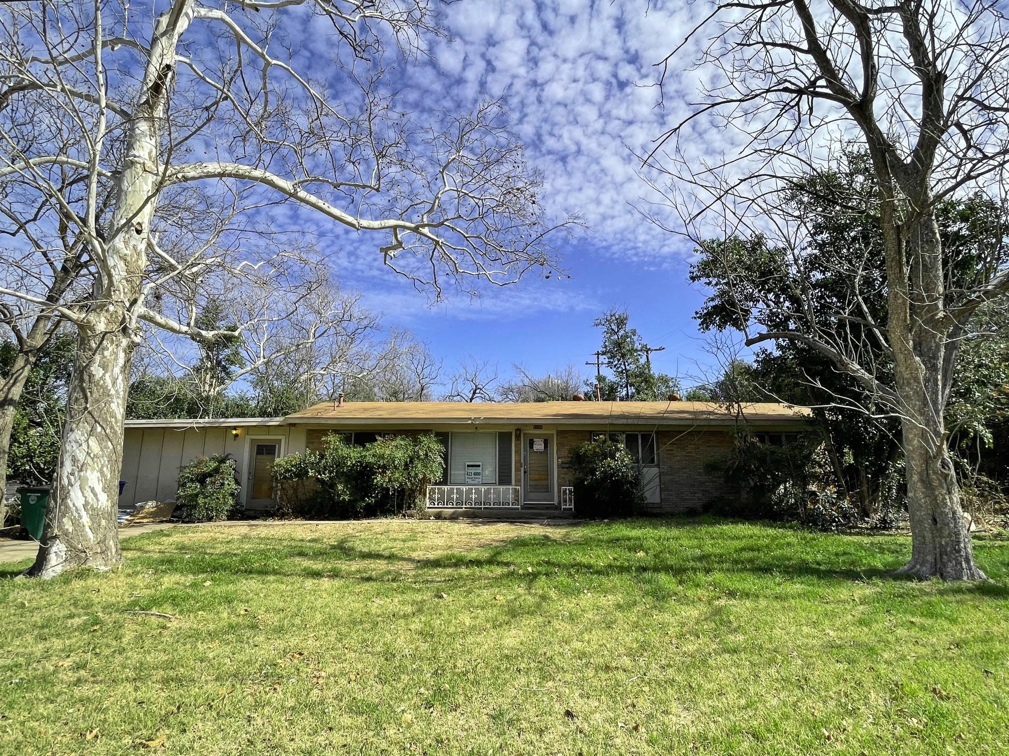 2206 White Horse Trl Property Photo