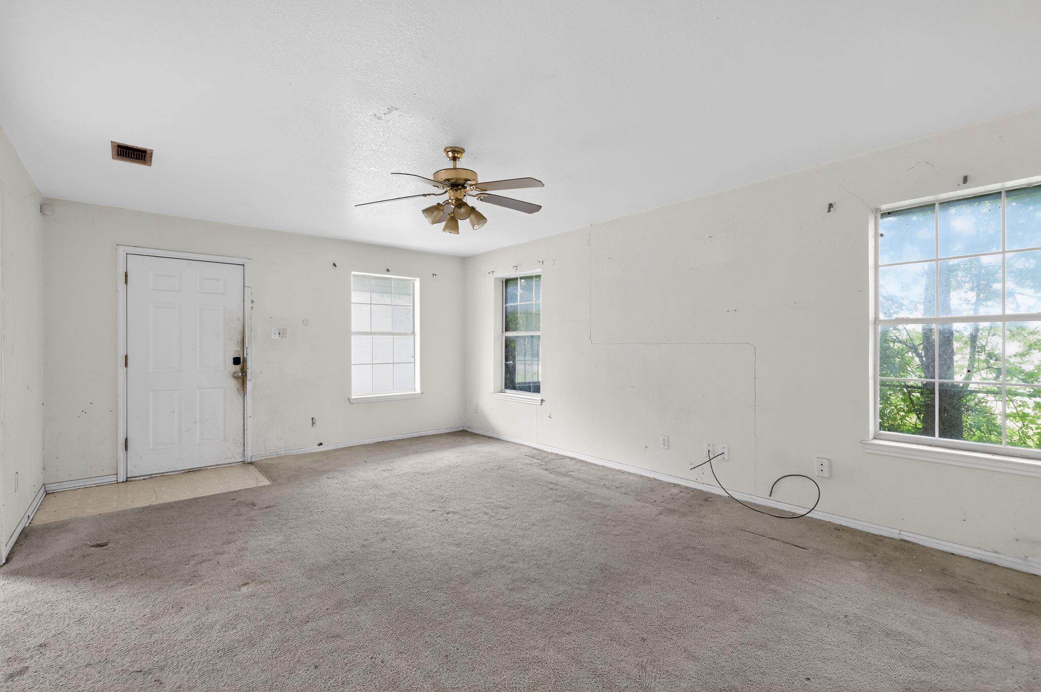 1003 S 4th St Property Photo 5