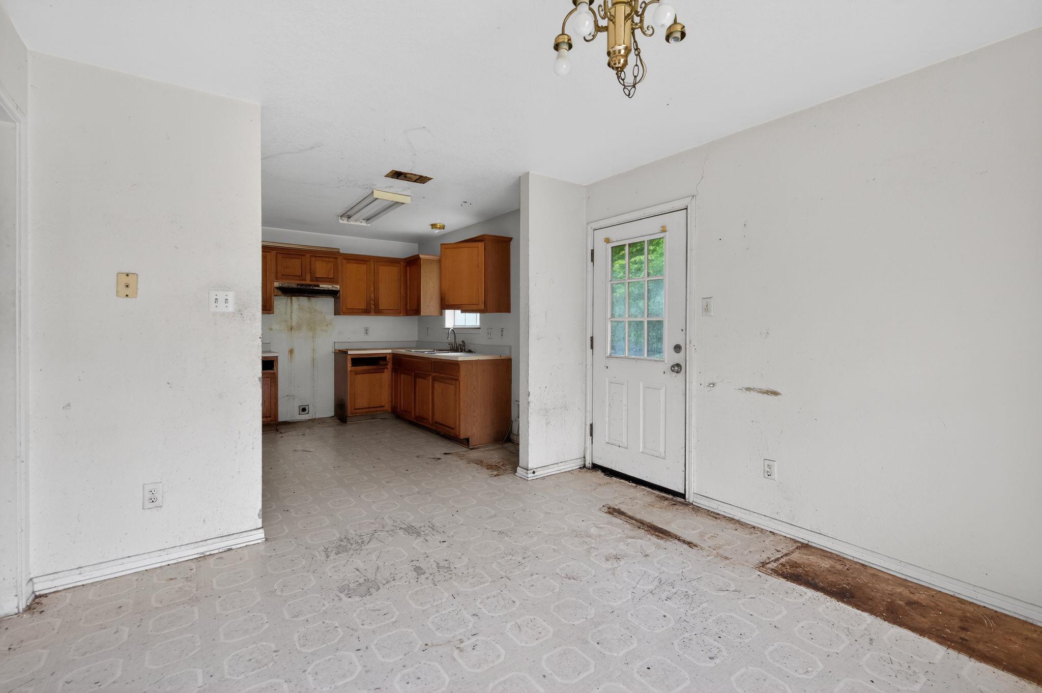 1003 S 4th St Property Photo 15