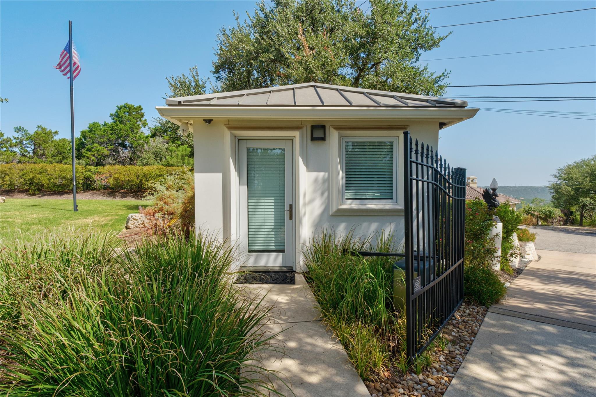 8209 Two Coves Dr Property Photo 28
