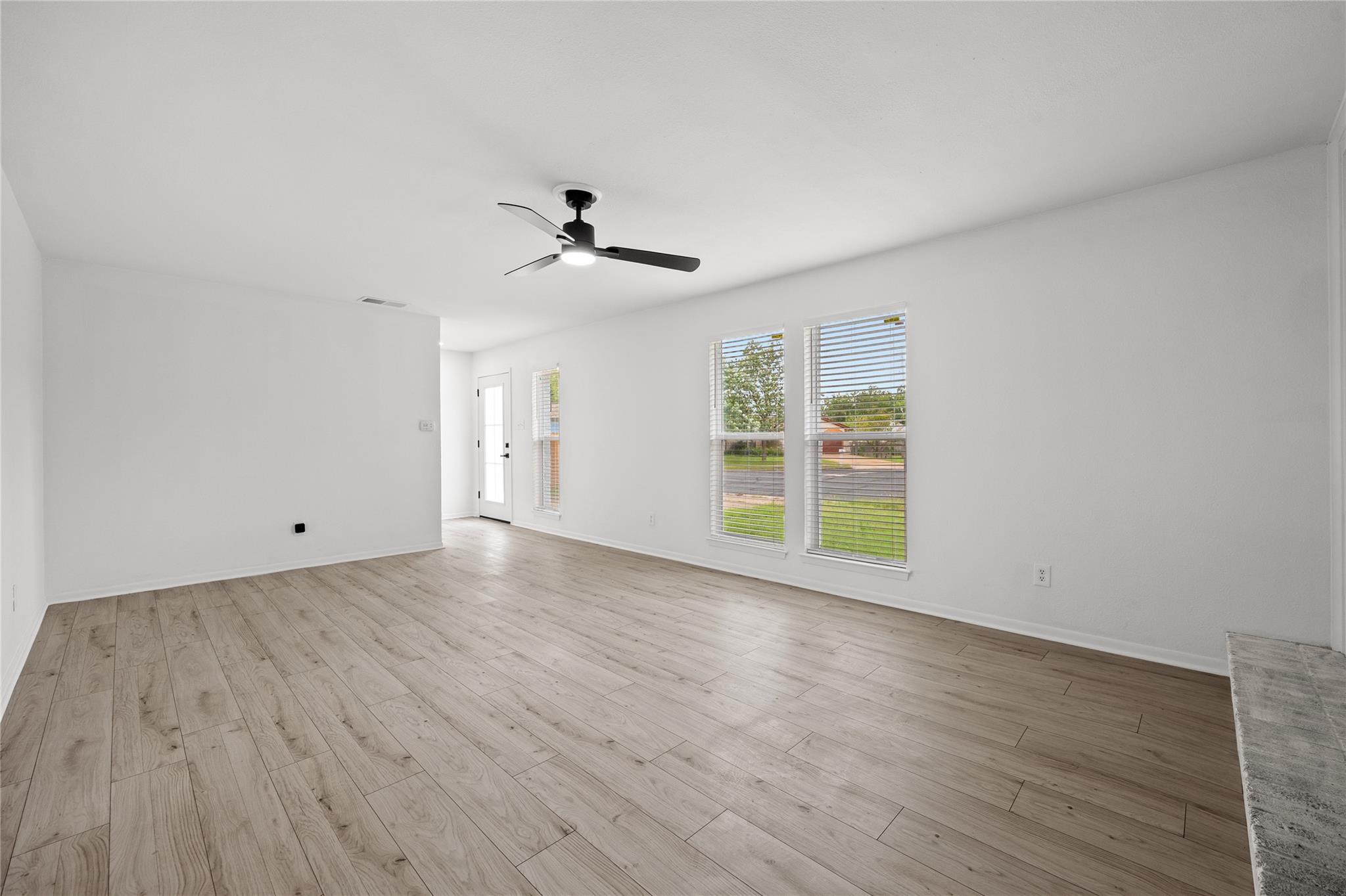 2110 Elysian Flds Property Photo 7