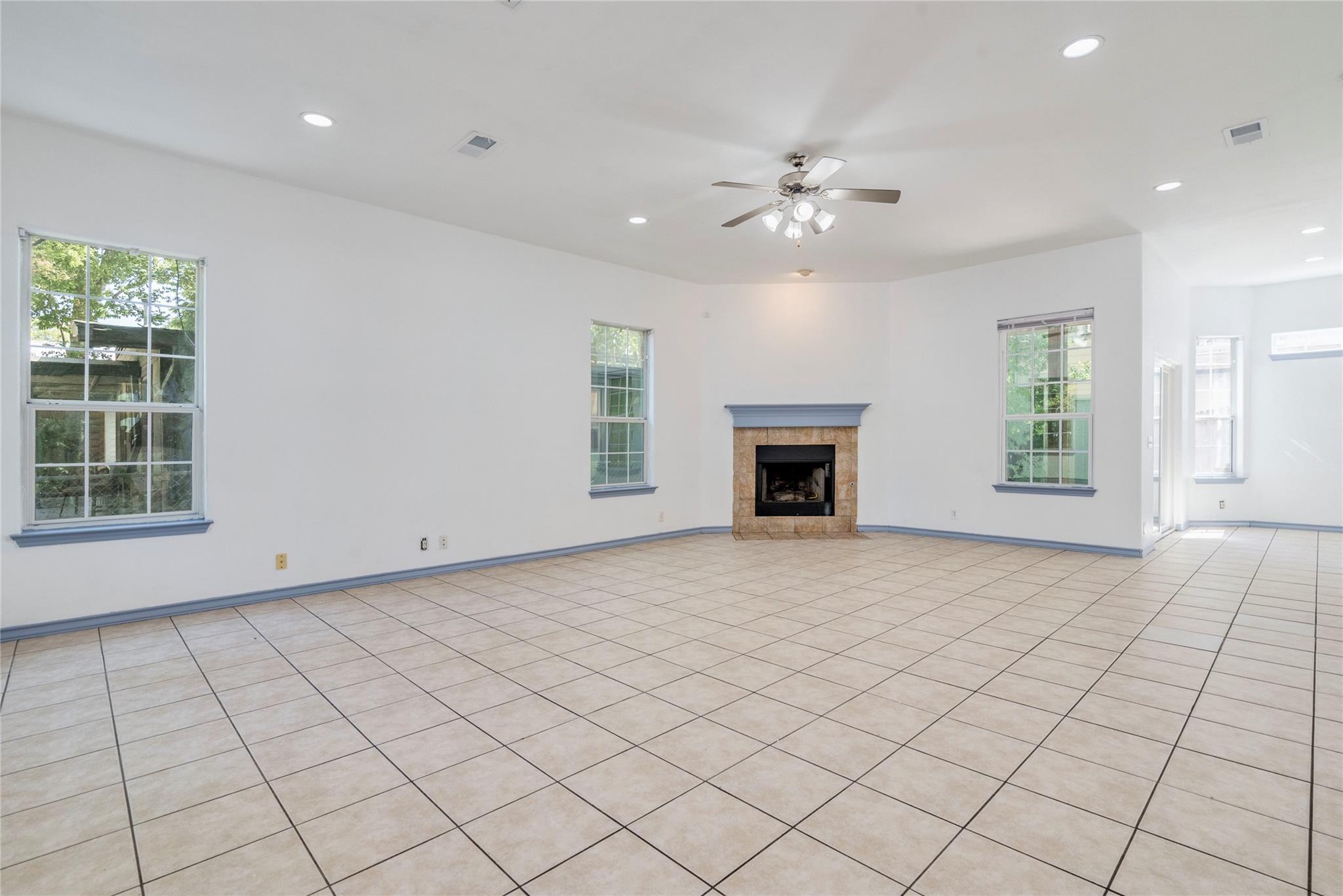 5503 Duval St Property Photo 4
