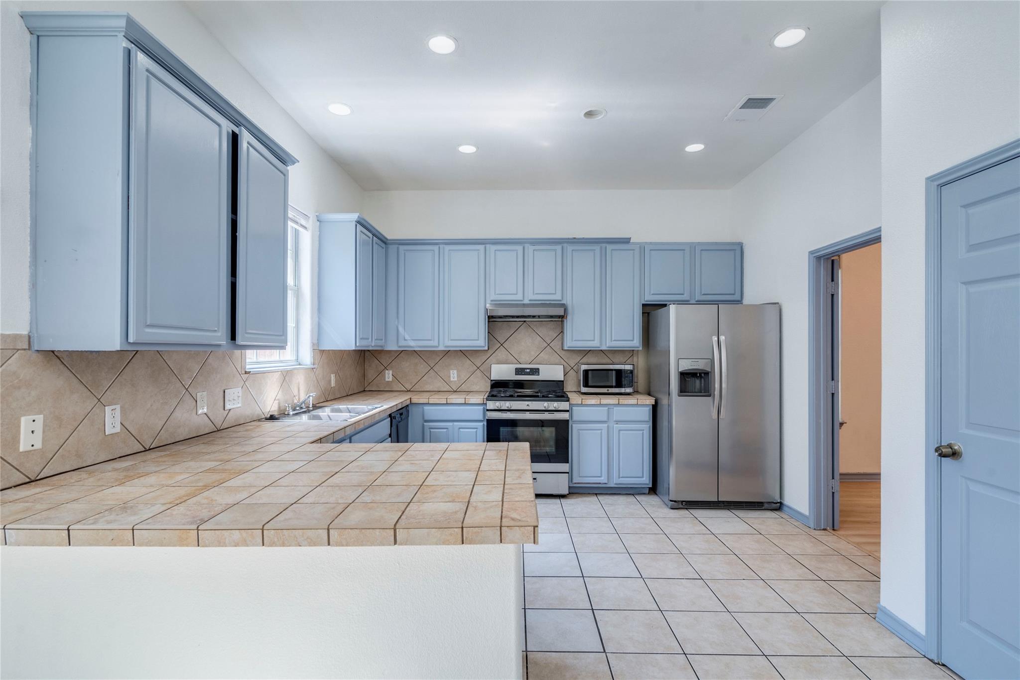 5503 Duval St Property Photo 6