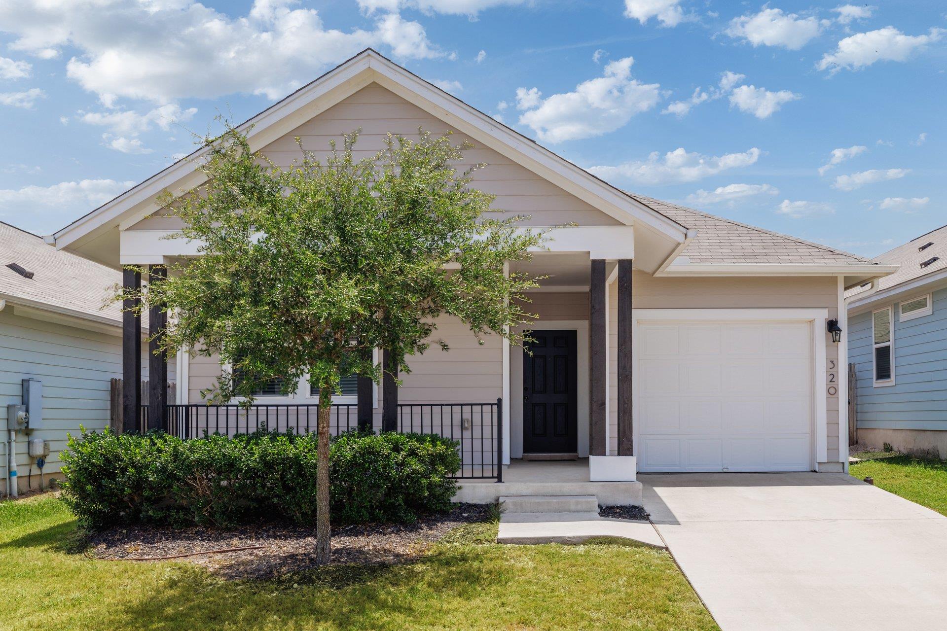 320 E Broade St Property Photo 3