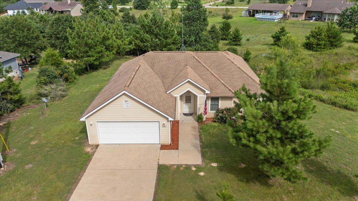 351 Cardinal Dr Property Photo 2
