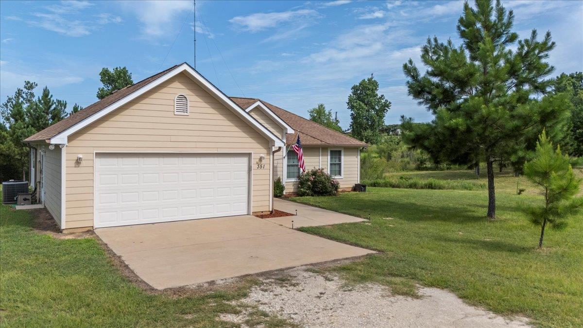 351 Cardinal Dr Property Photo 4